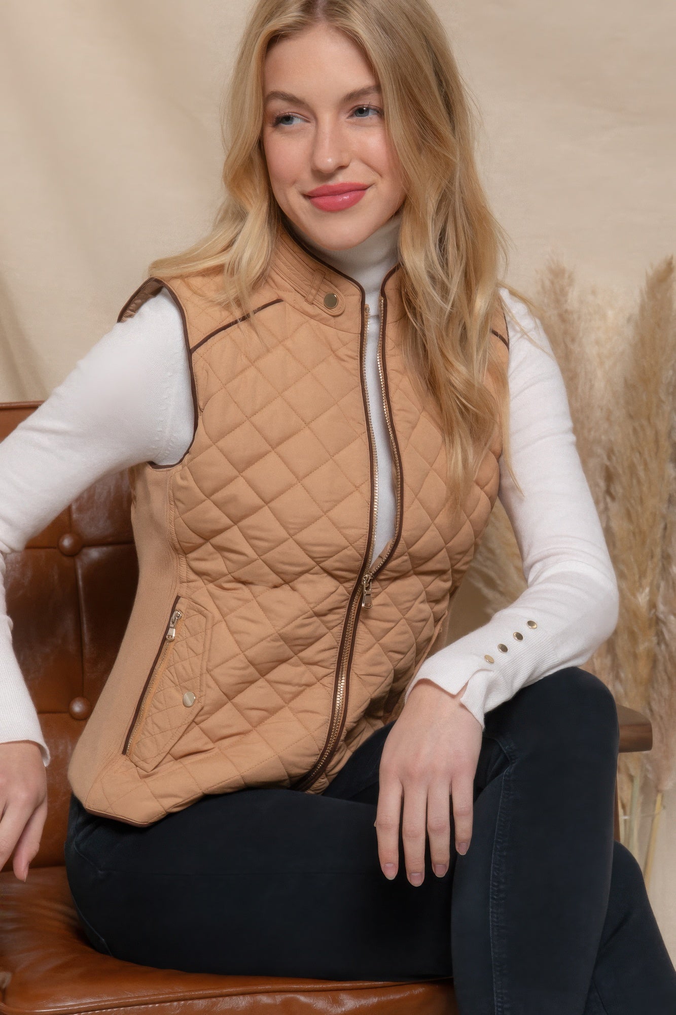 Suede Piping Quilted Padding Vest product image