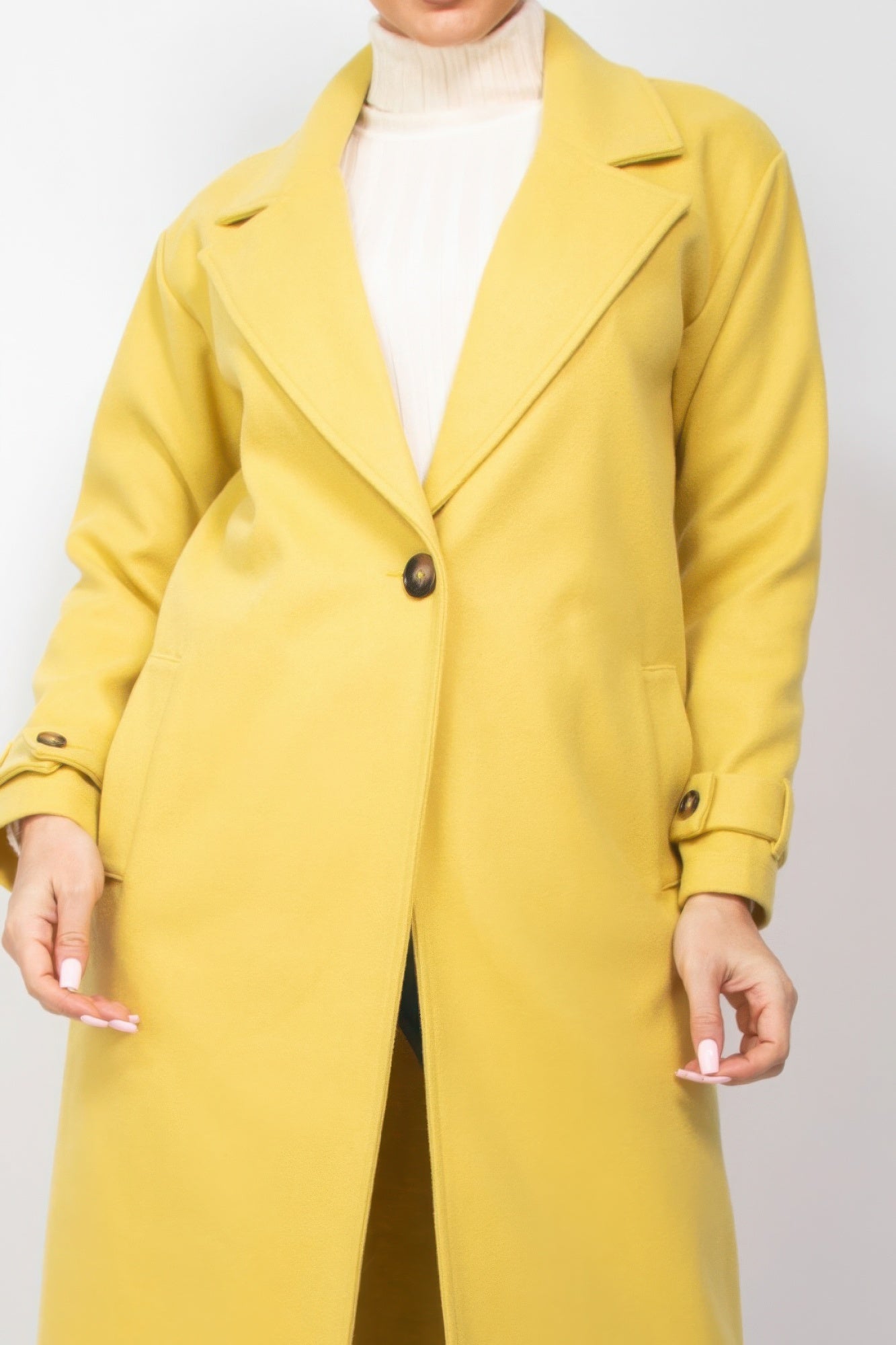 Collar pocketed coat product image