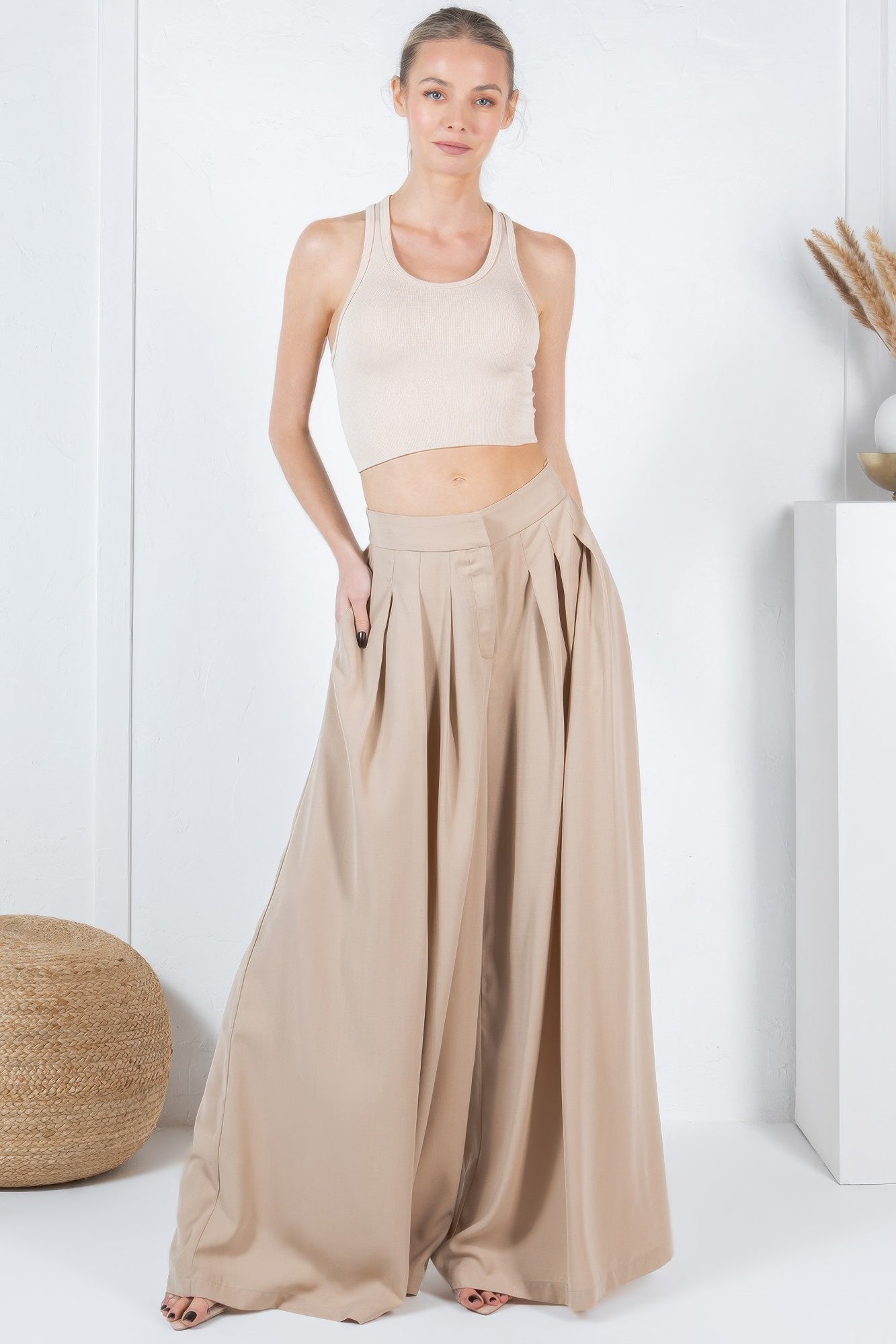 Large Hem Wide Leg Pleated Solid Pants product image