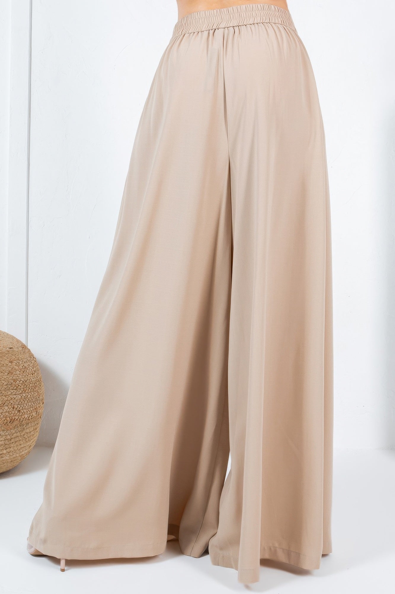 Large Hem Wide Leg Pleated Solid Pants product image