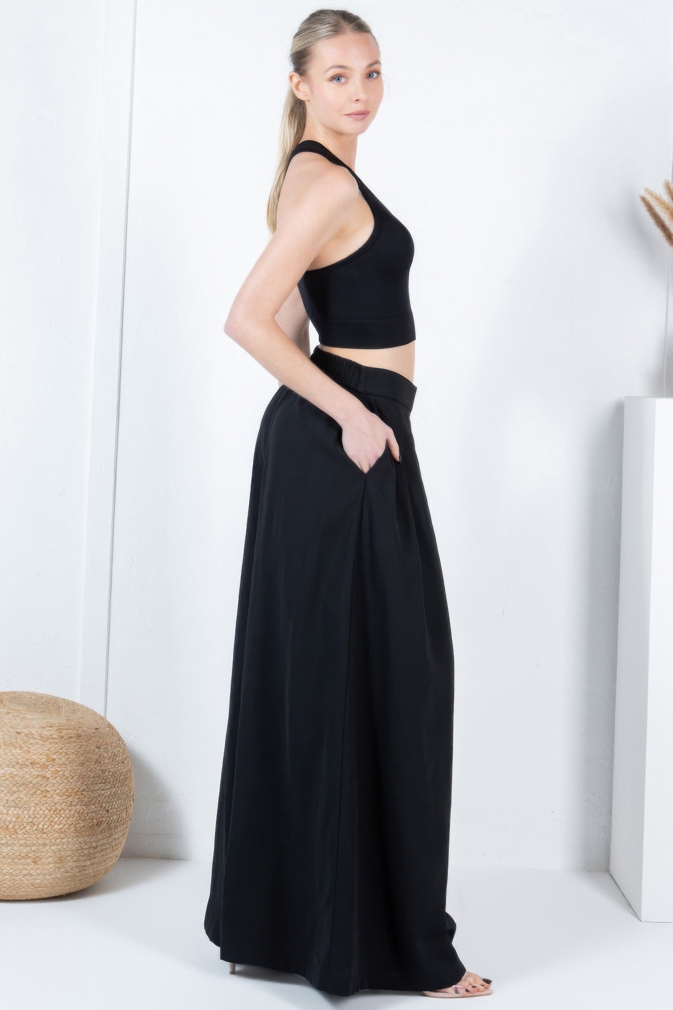 Large Hem Wide Leg Pleated Solid Pants product image