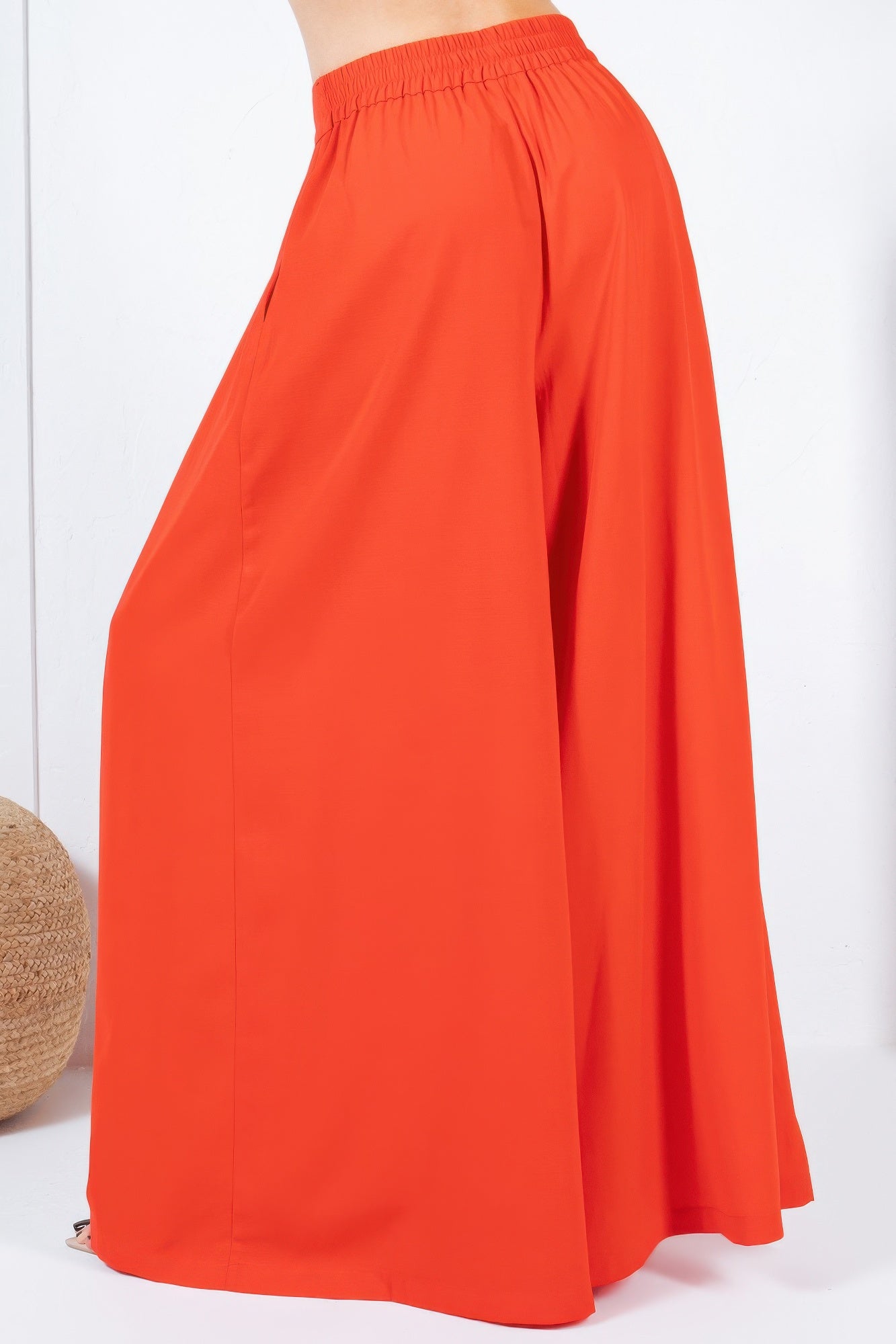 Large Hem Wide Leg Pleated Solid Pants product image