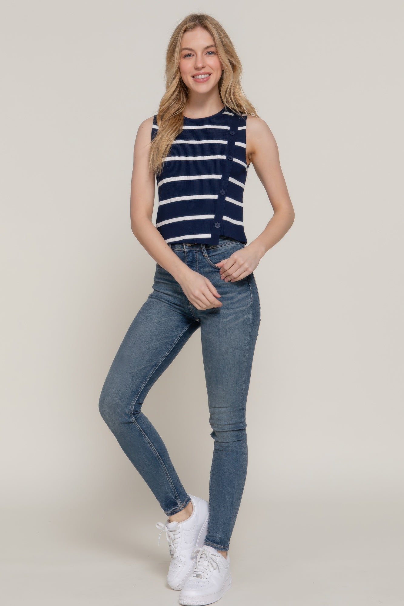 Sleeveless Diagonal Shape Stripe Spring Sweater product image