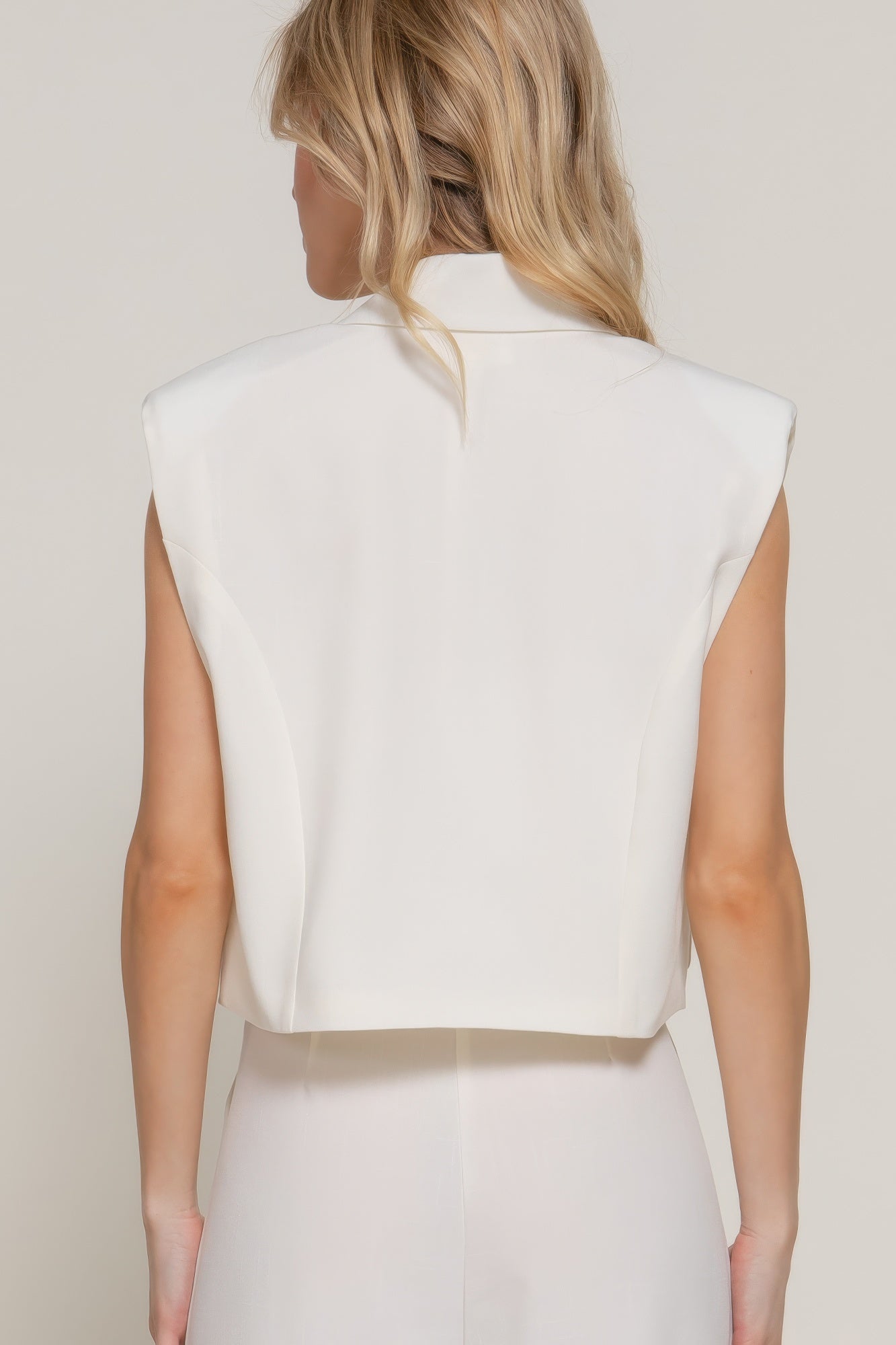 Lapel Collar W/shoulder Pads Vest product image