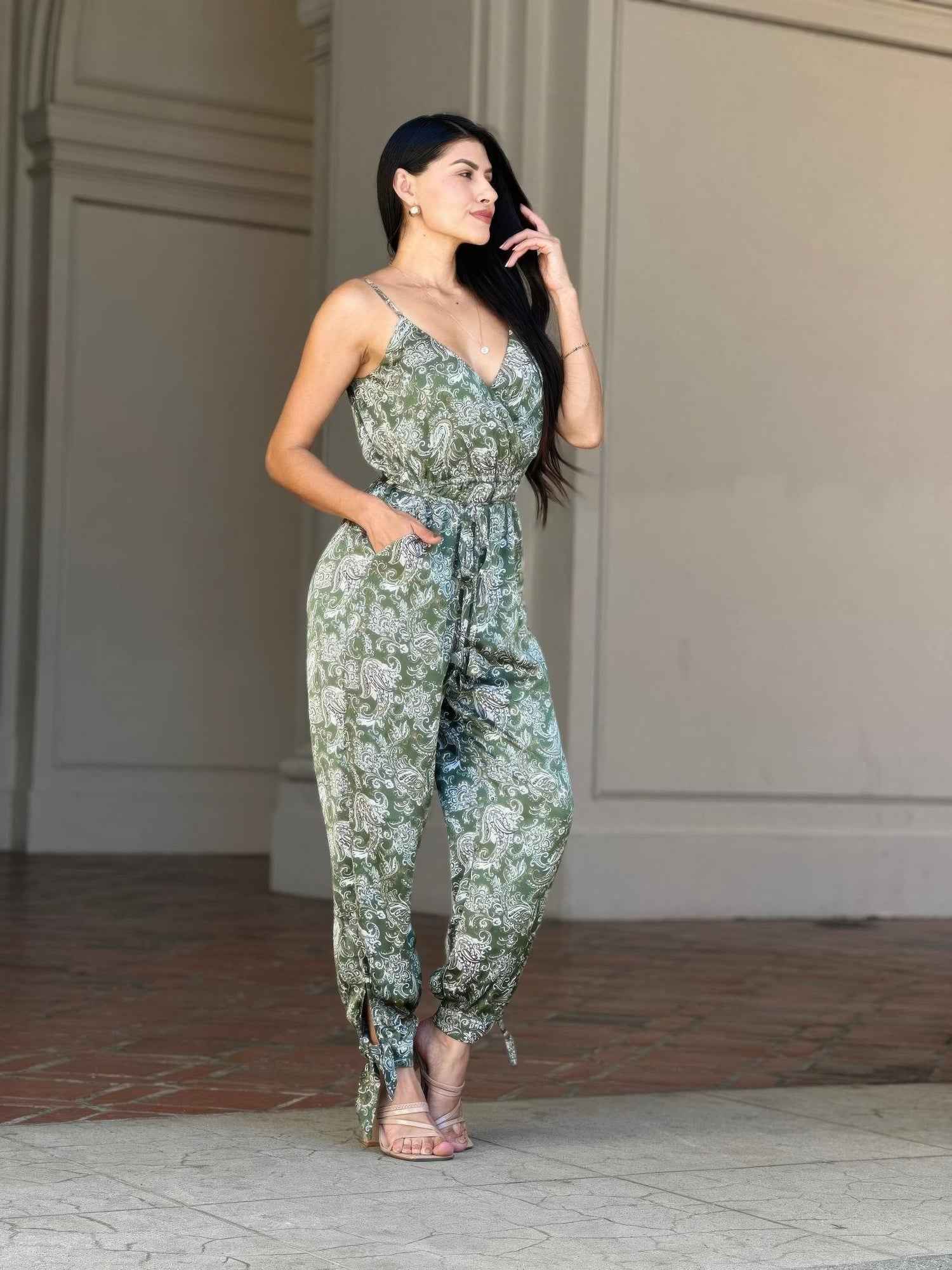 V Neck Sleeveless Paisley Jumpsuit With Tie Waist V Neck Sleeveless Paisley Jumpsuit With Tie Waist