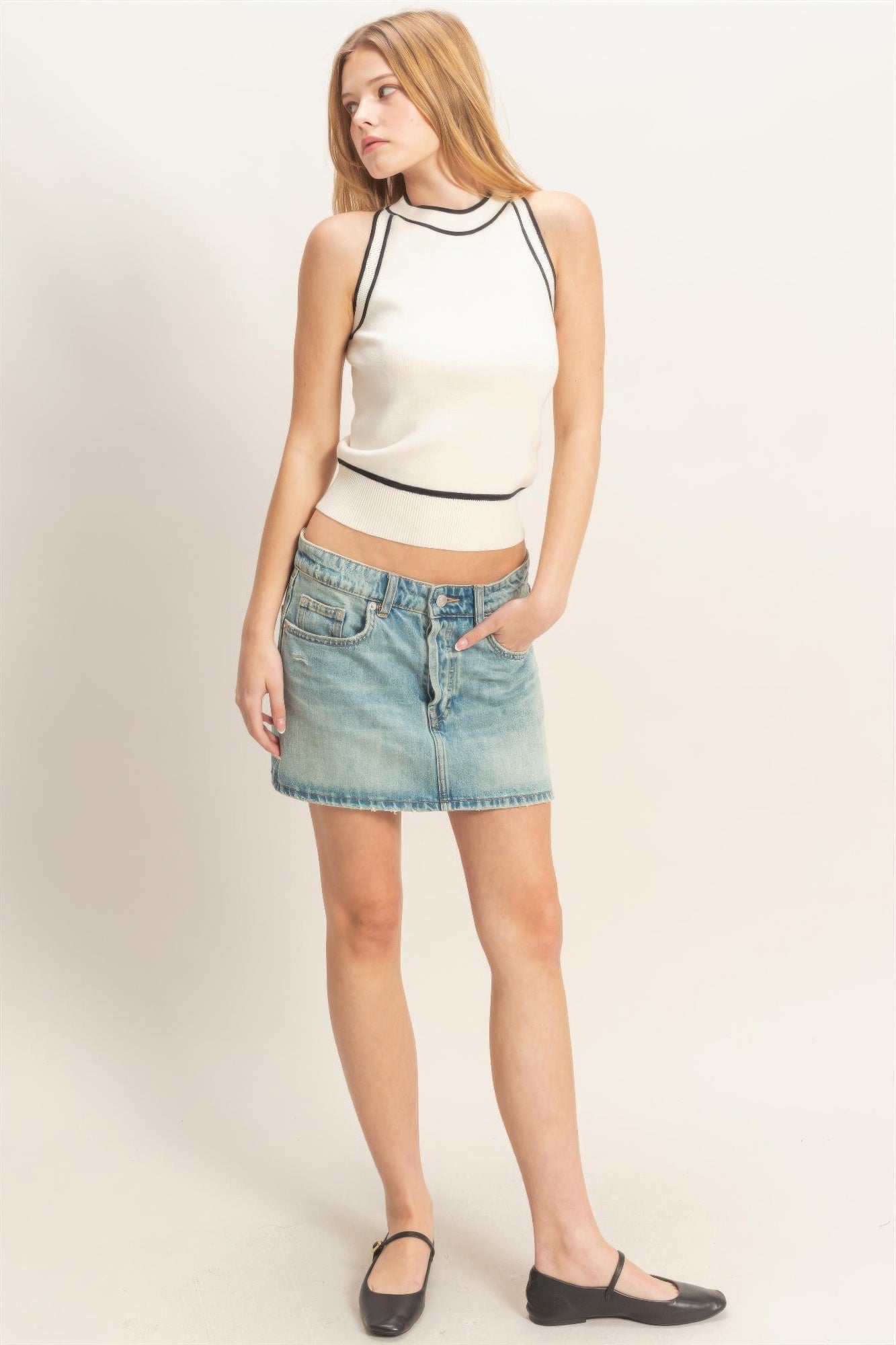 Contrast Trim Sleeveless Ribbed Top product image
