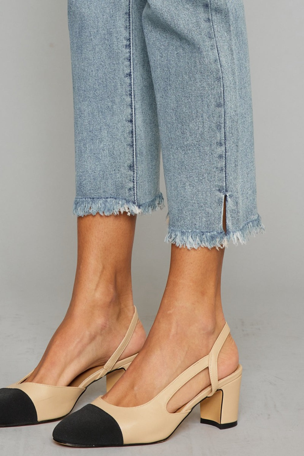 Kancan High Waist Button Fly Raw Hem Cropped Straight Jeans Kancan High Waist Button Fly Raw Hem Cropped Straight Jeans - TopFashionHQ