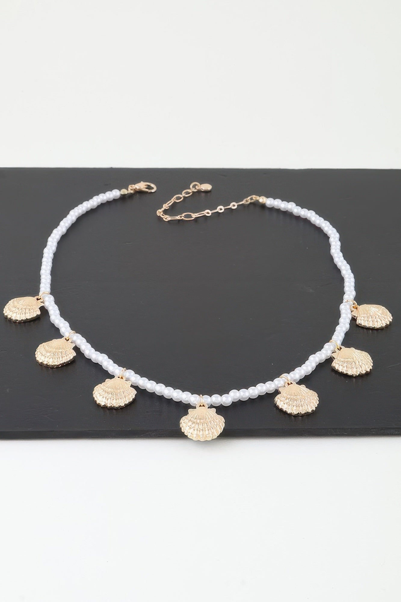 Clamshell Charm Pearl Necklace product image