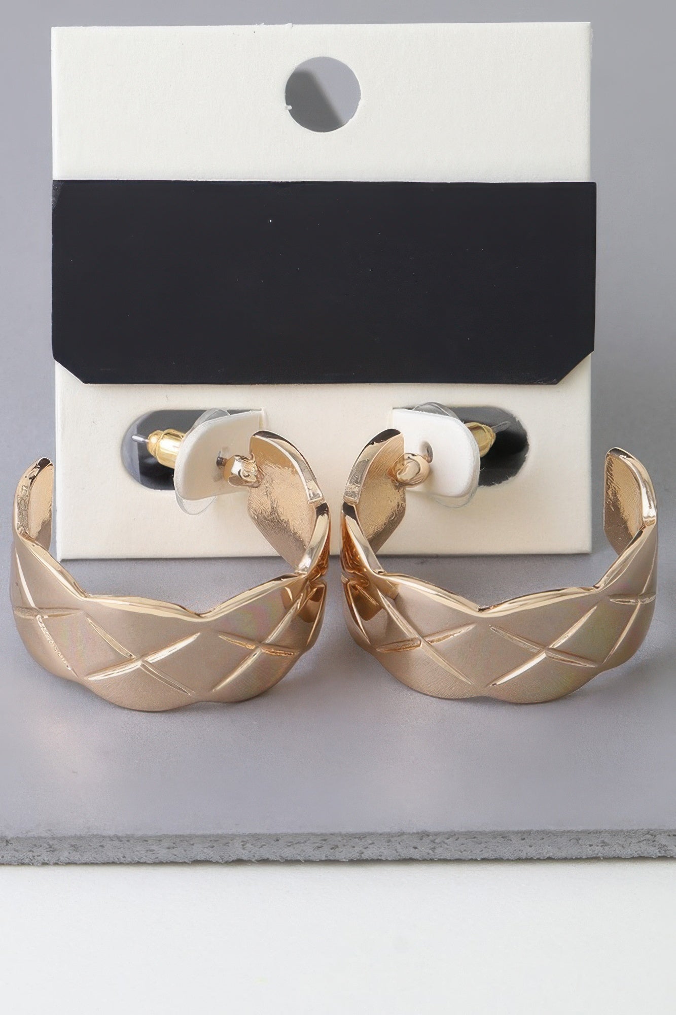 Diamond Quilt Cut Hoop Earrings product image