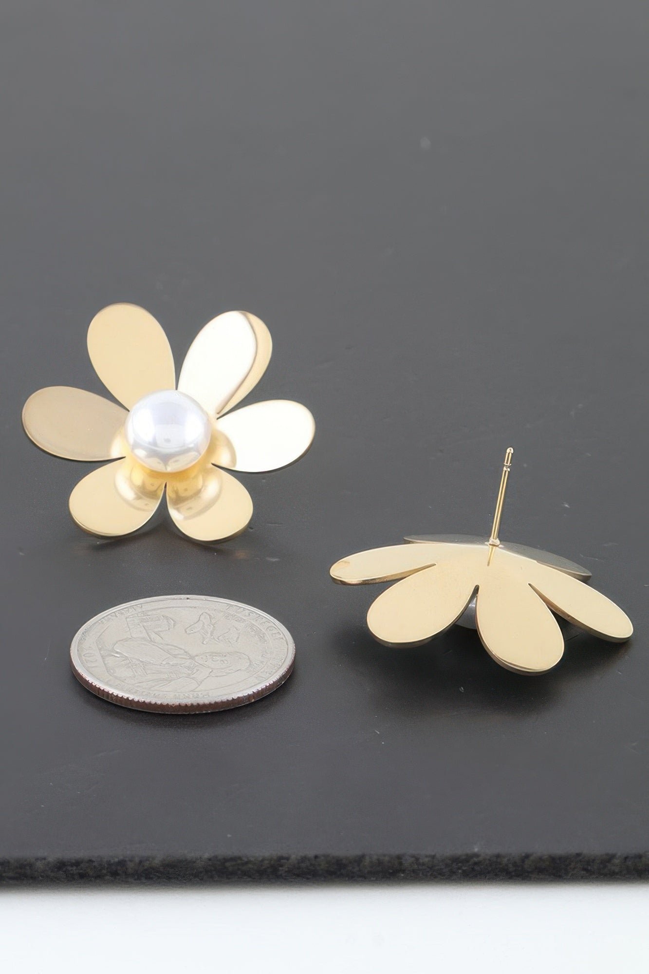 Pearled Daisy Flower Stud Earrings product image