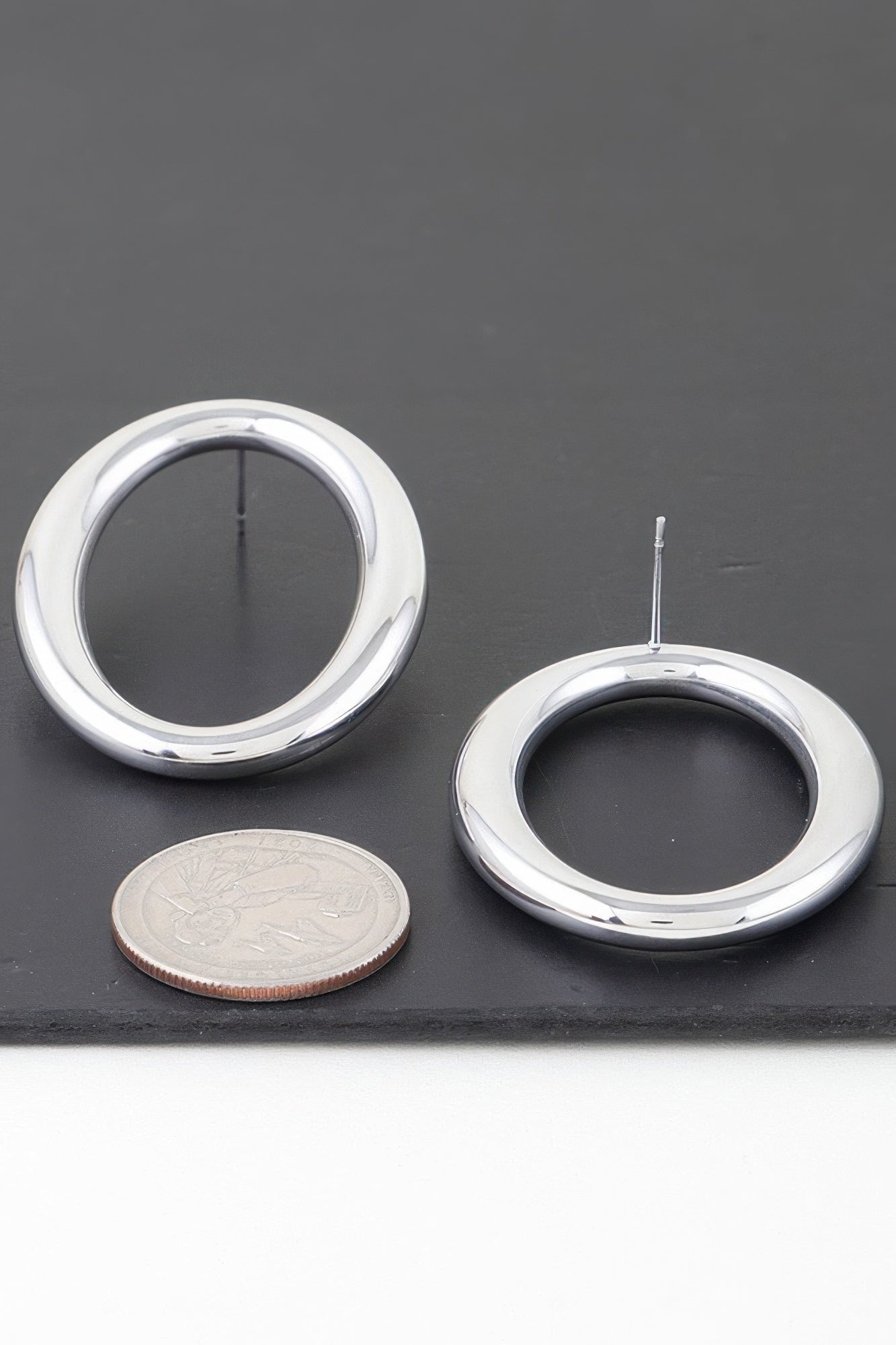 Shiny O Oval Earrings product image