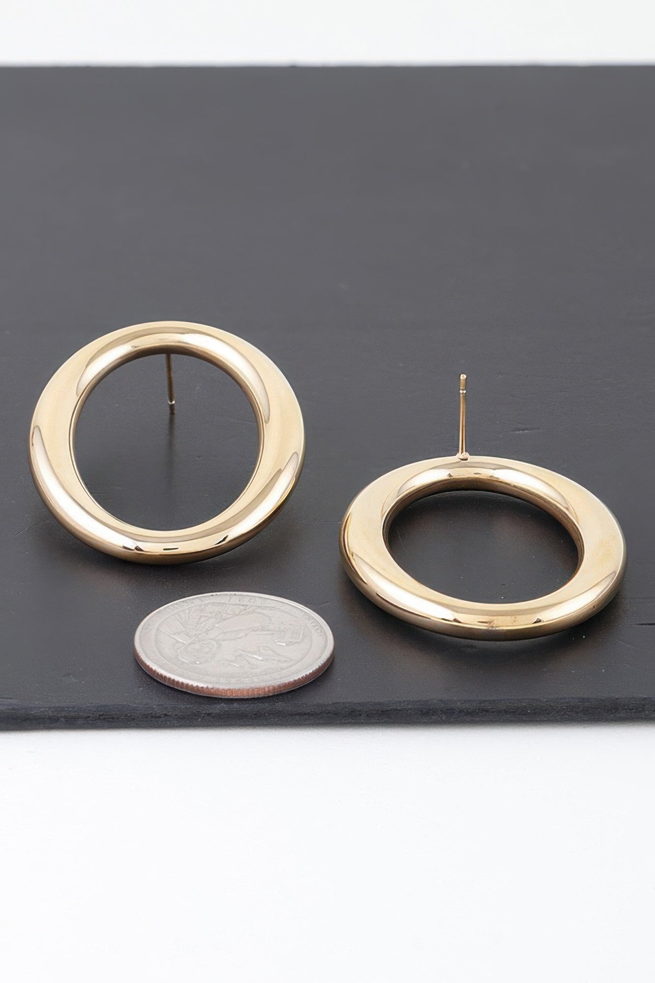 Shiny O Oval Earrings product image