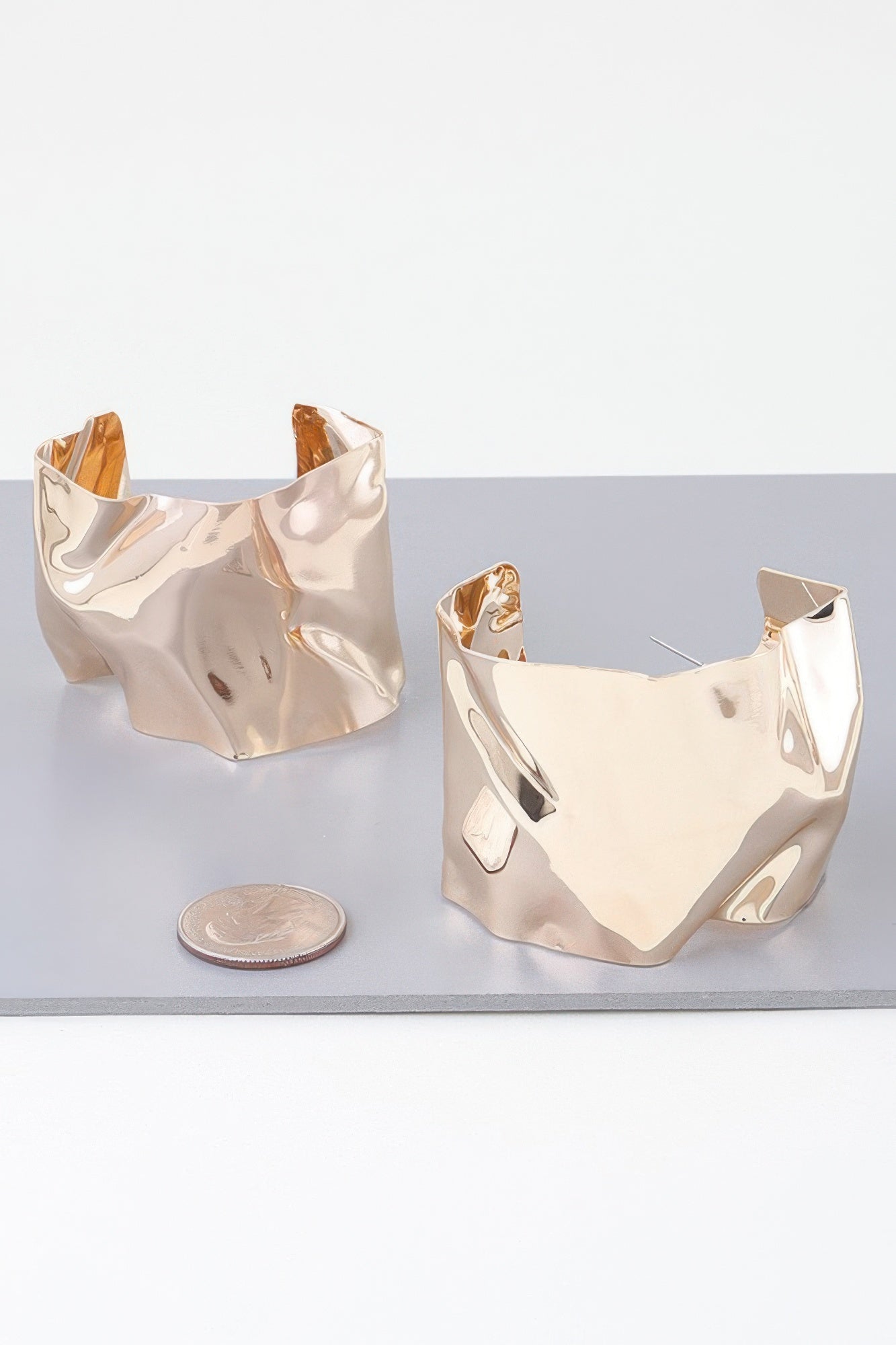 Ripple Plate Hoop Earrings product image