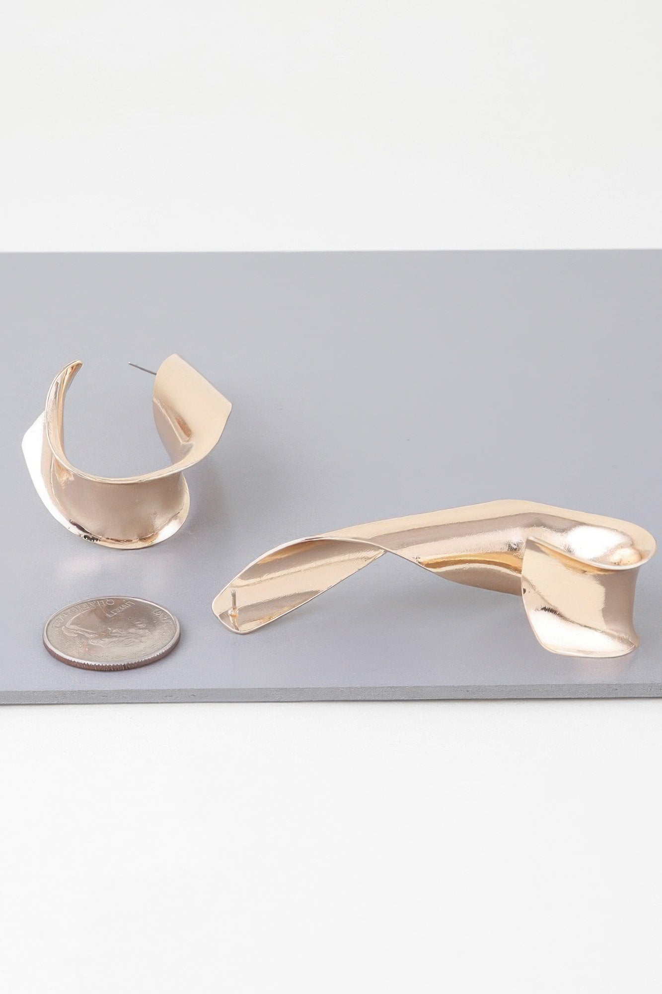 Abstract Shiny Twisted Plate Earrings product image