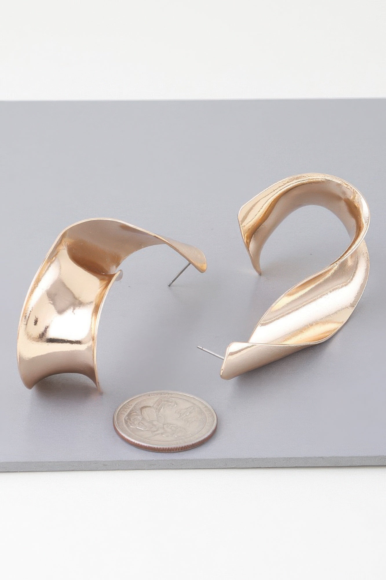 Abstract Shiny Twisted Plate Earrings product image
