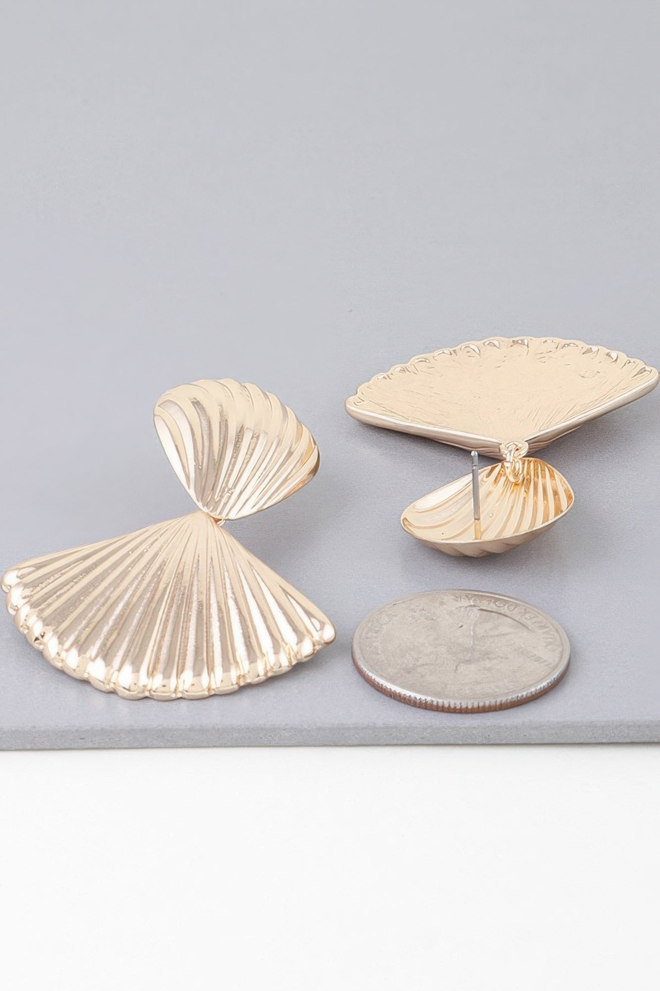 Shiny Ribbed Clam Shell Earrings product image