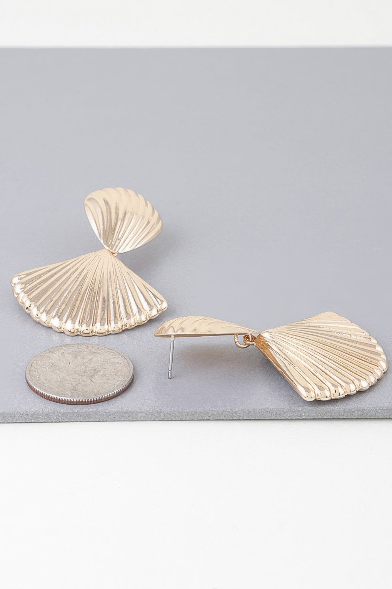 Shiny Ribbed Clam Shell Earrings product image