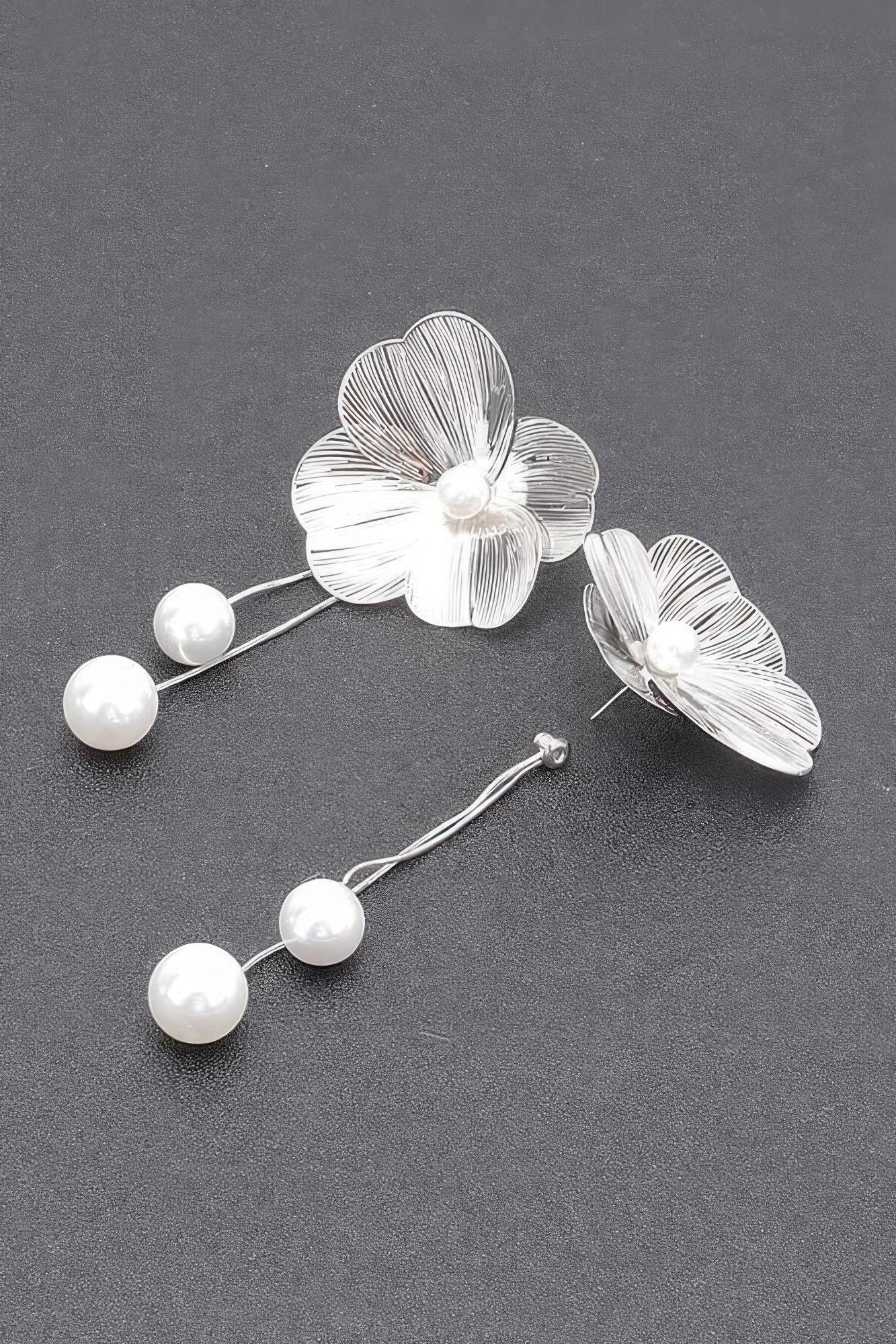 Faux Pearl Gold Plated Metal Earring product image