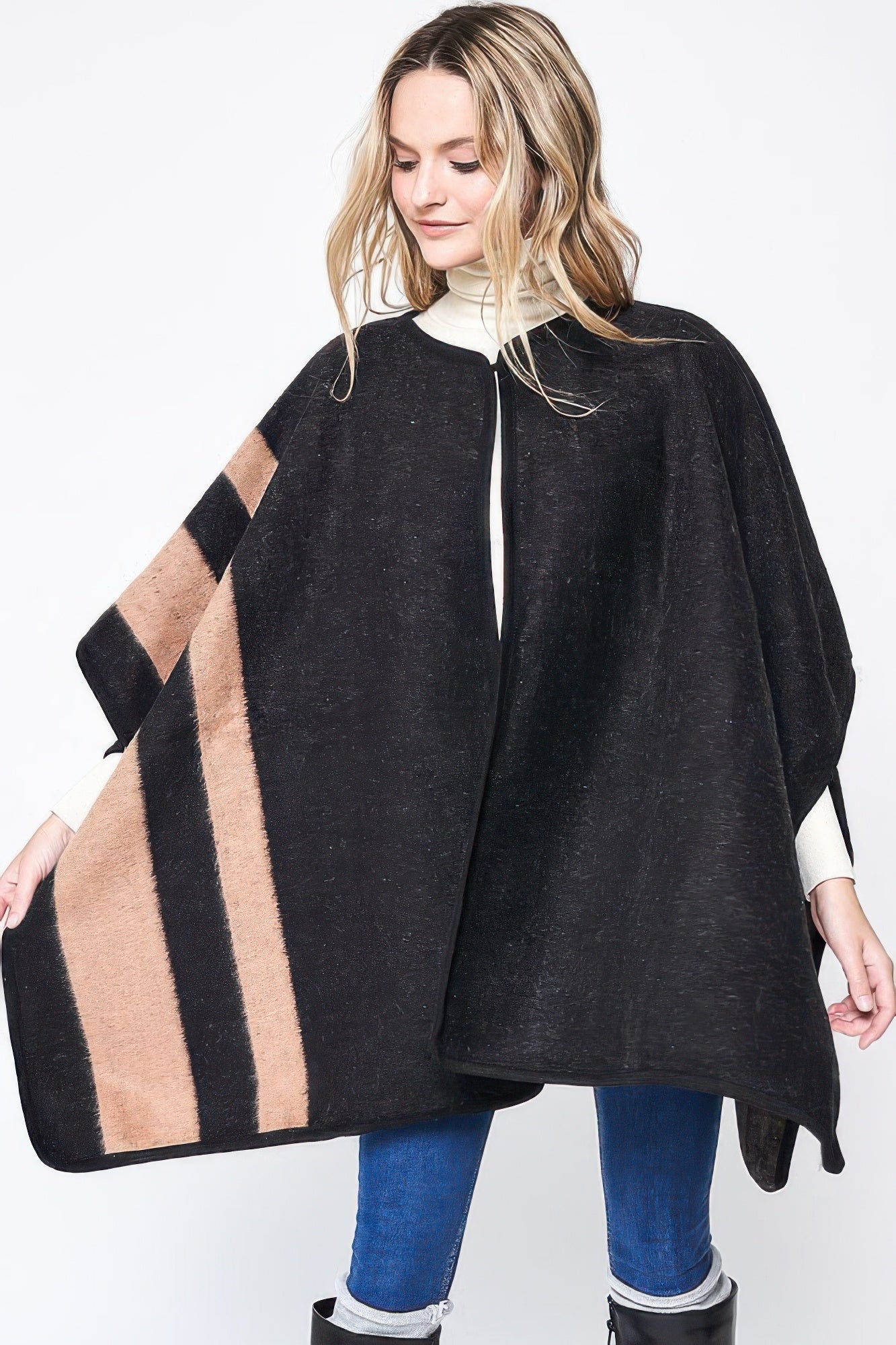 Side Border Ruana product image