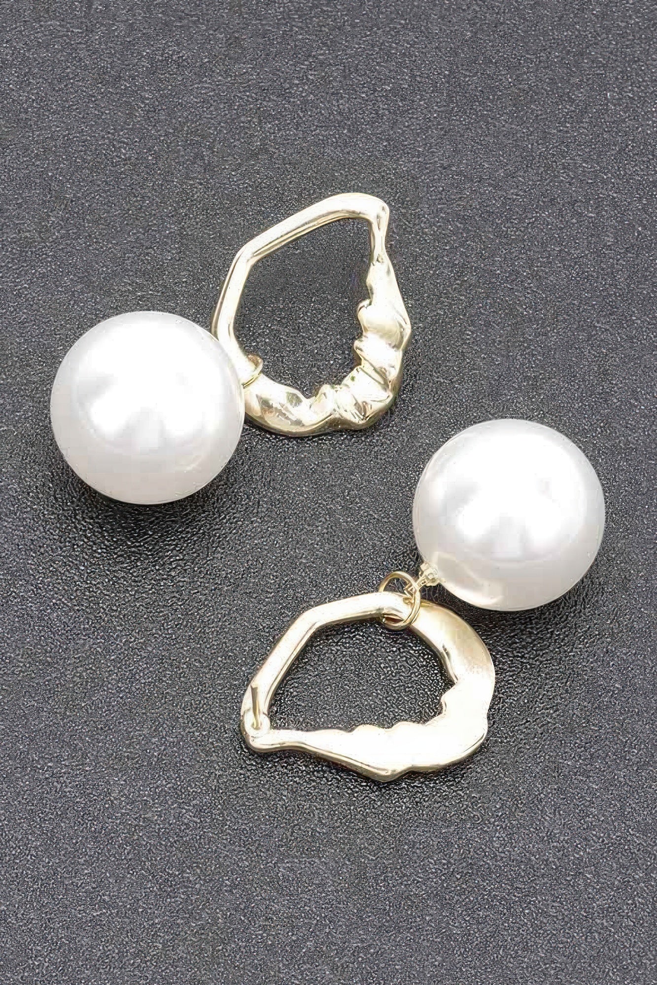 Faux Pearl Metal Earring product image