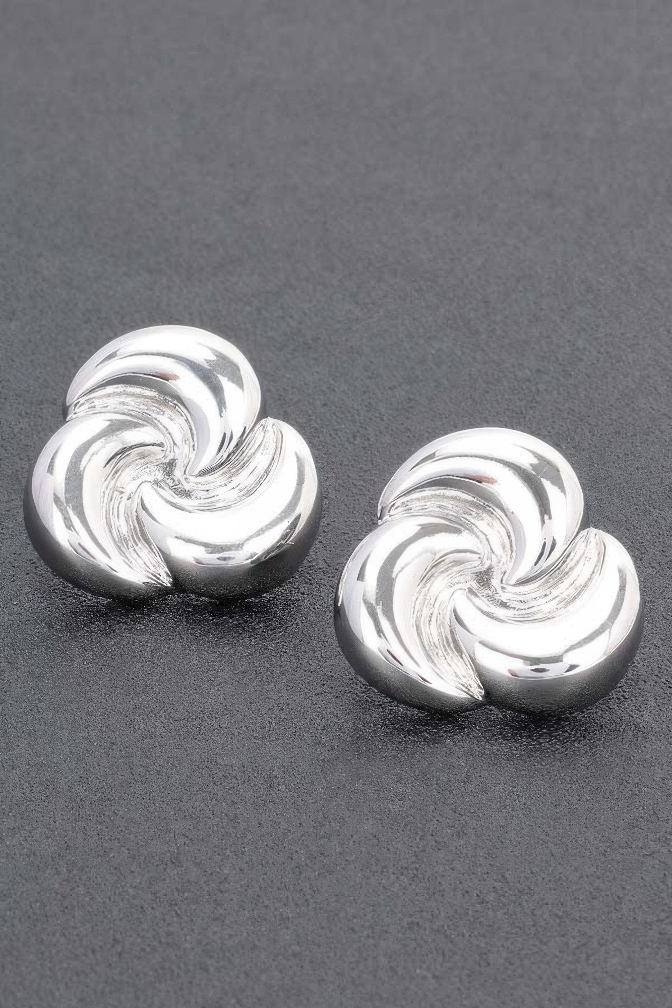 Metal Gold Dip Earring product image