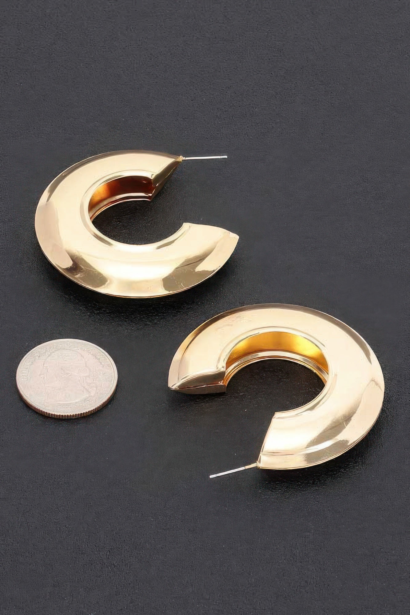 Metal Hoop Earring product image