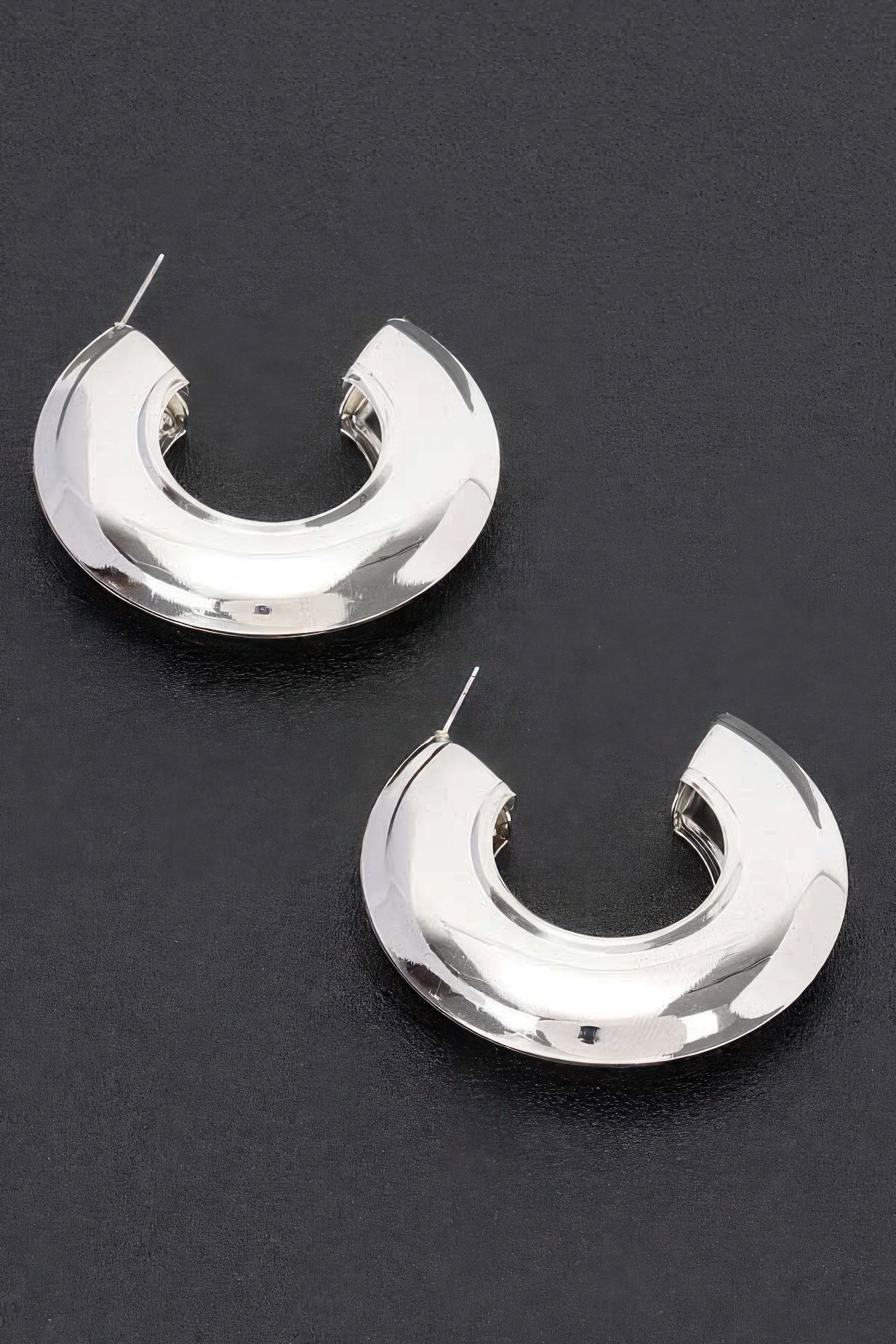 Metal Hoop Earring product image