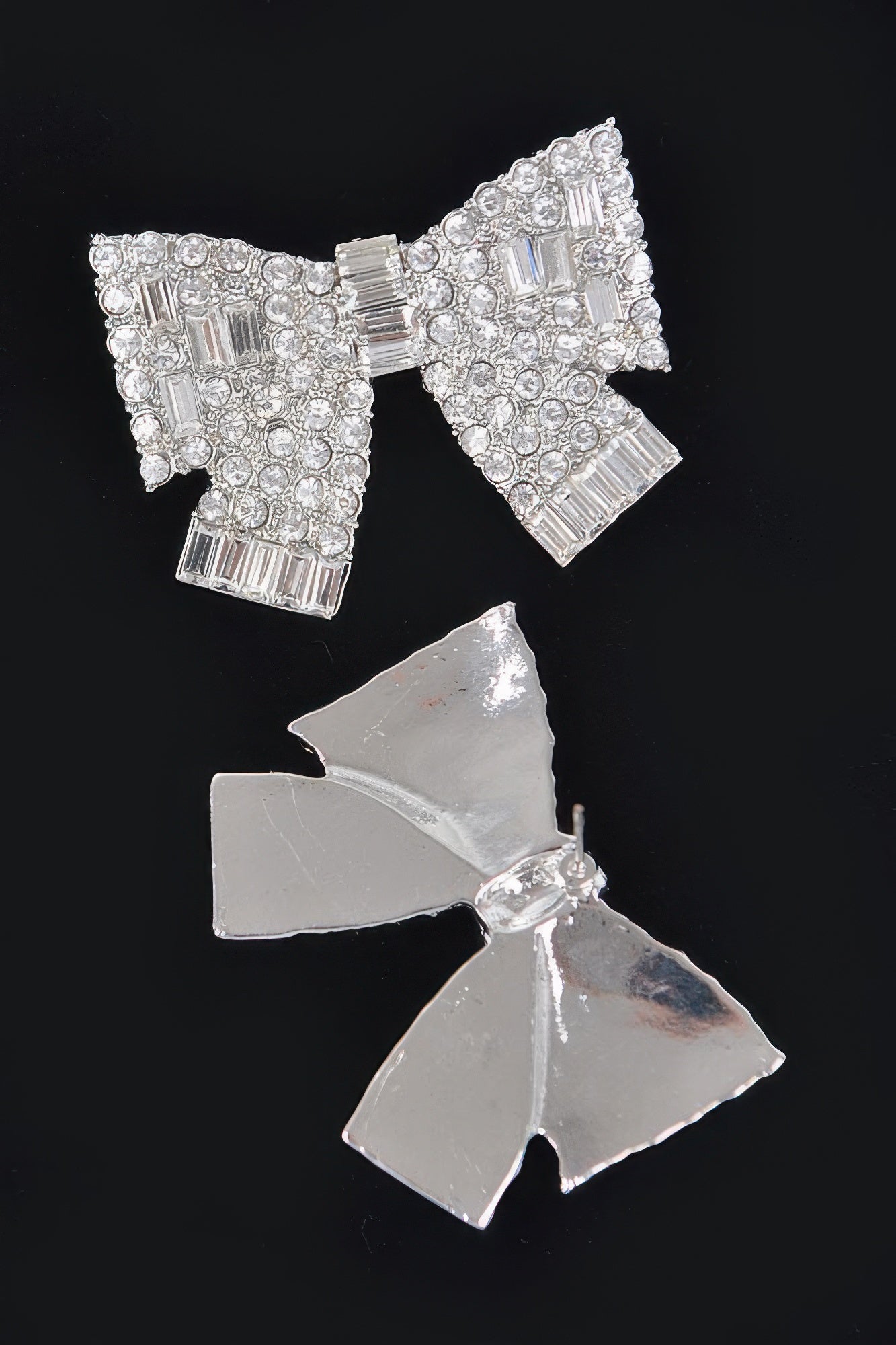 Ribbon Shape Rhinestone Earrings product image
