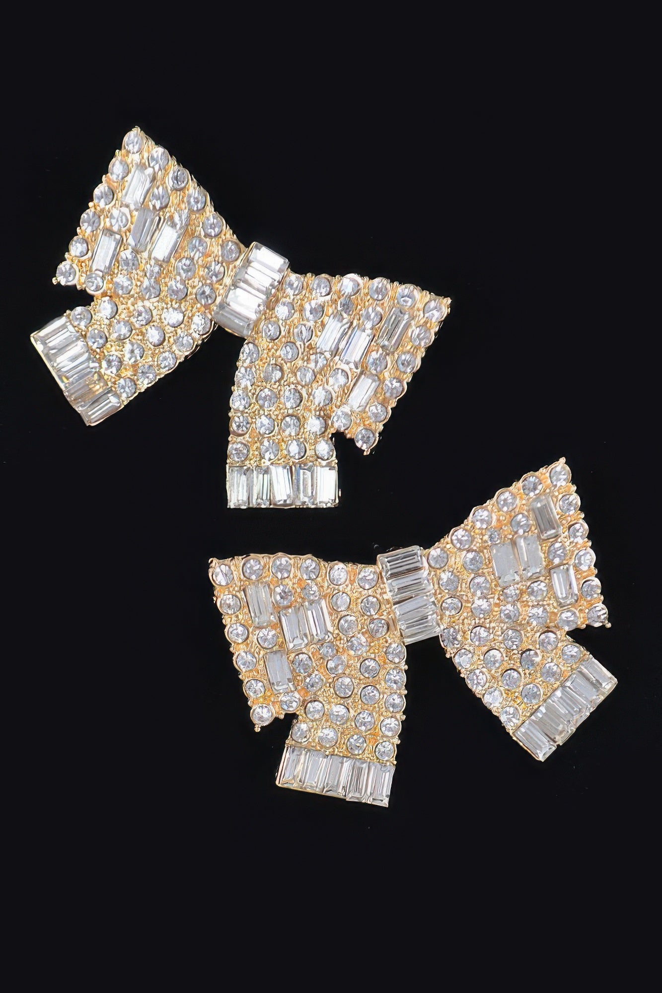 Ribbon Shape Rhinestone Earrings product image