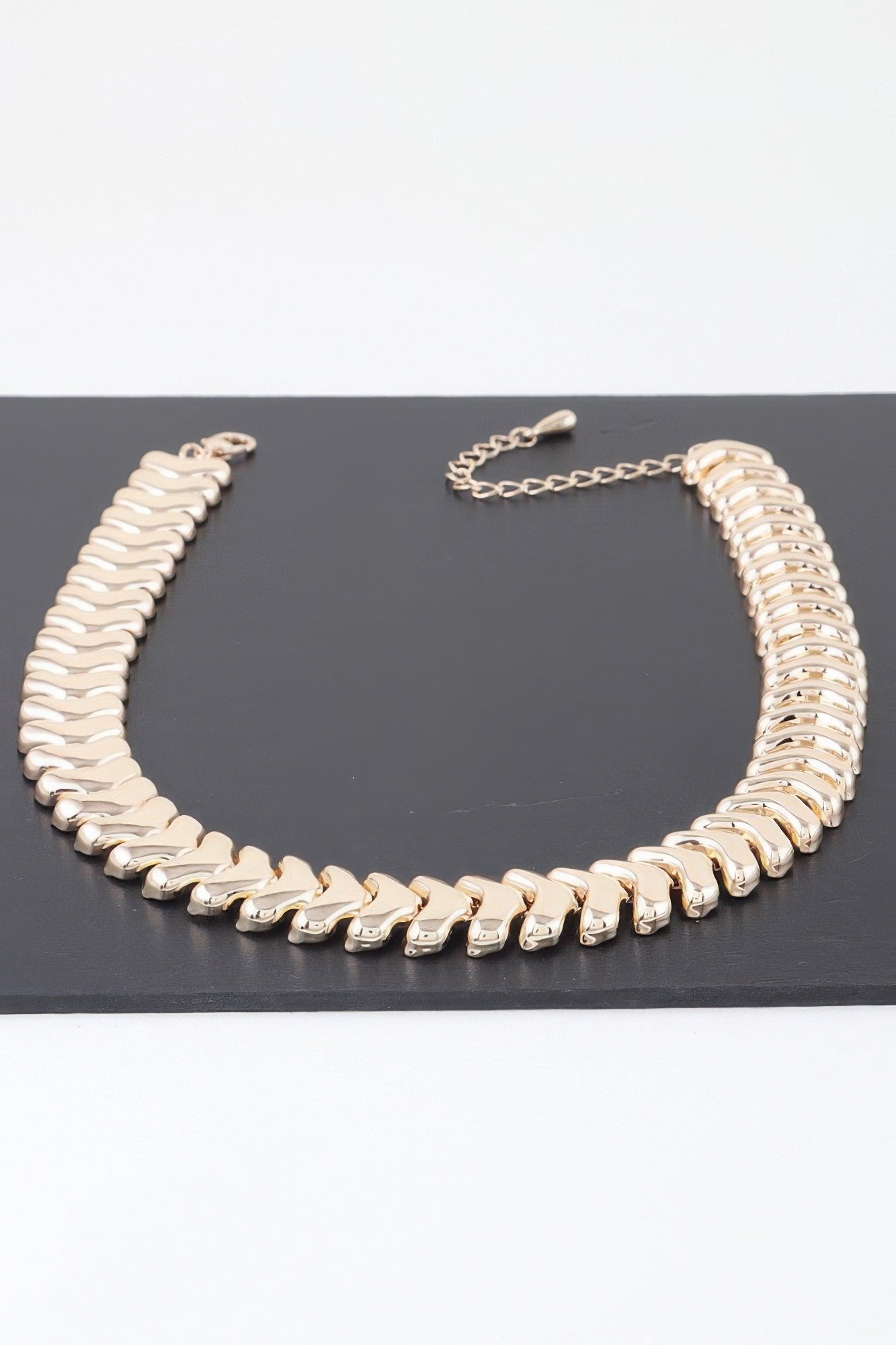 Shiny Arrow Chain Choker Necklace product image