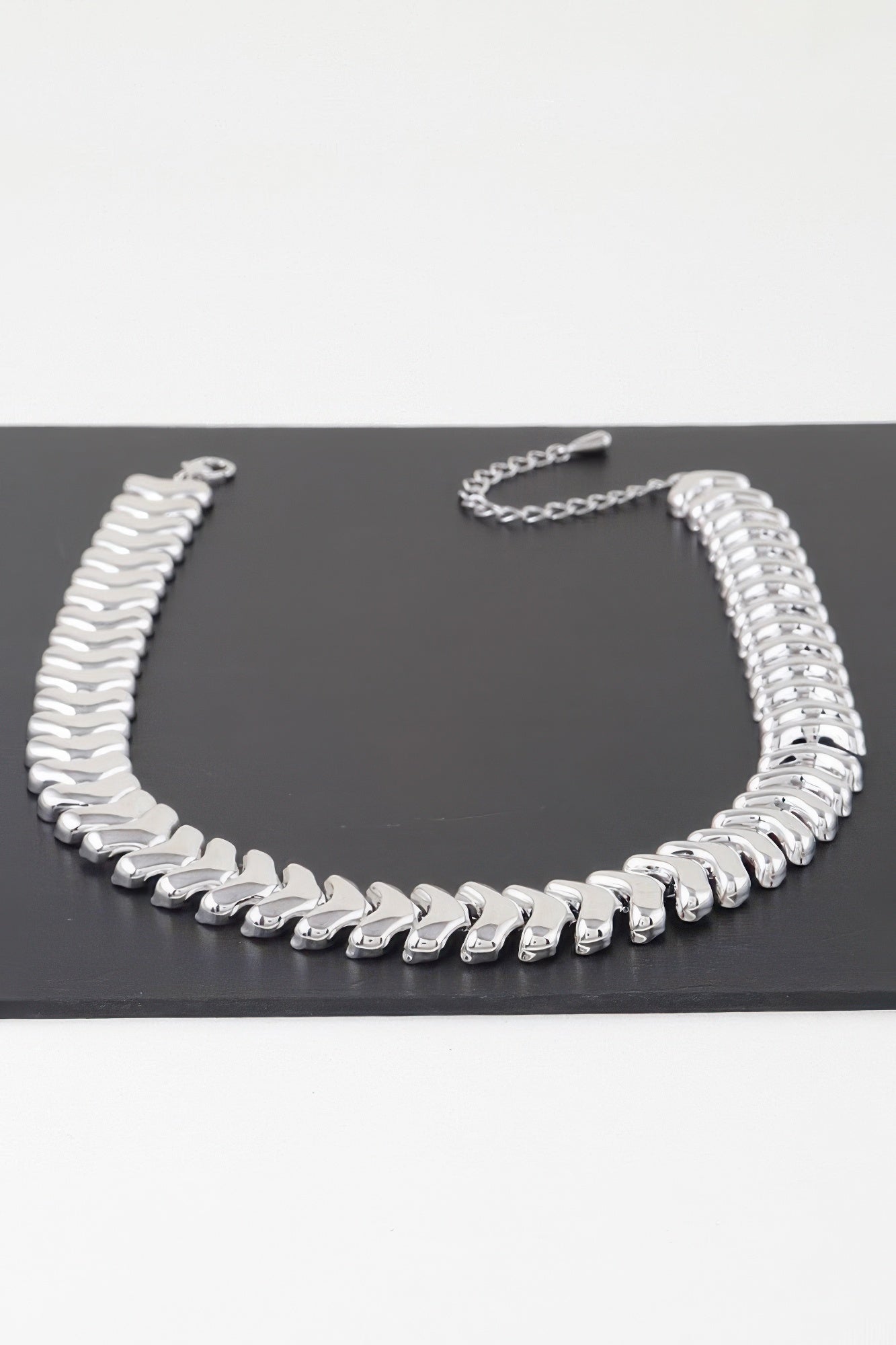 Shiny Arrow Chain Choker Necklace product image