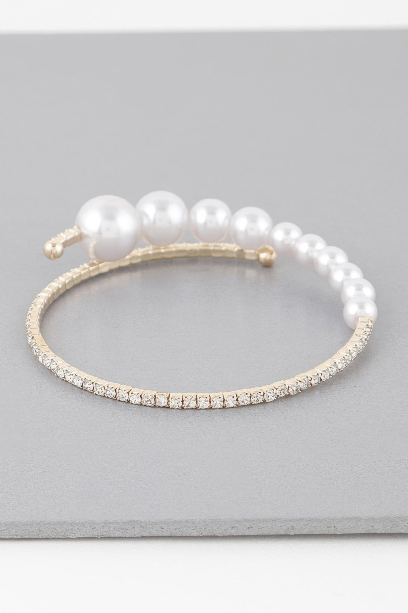 Gradual Pearl Jeweled Bracelet product image