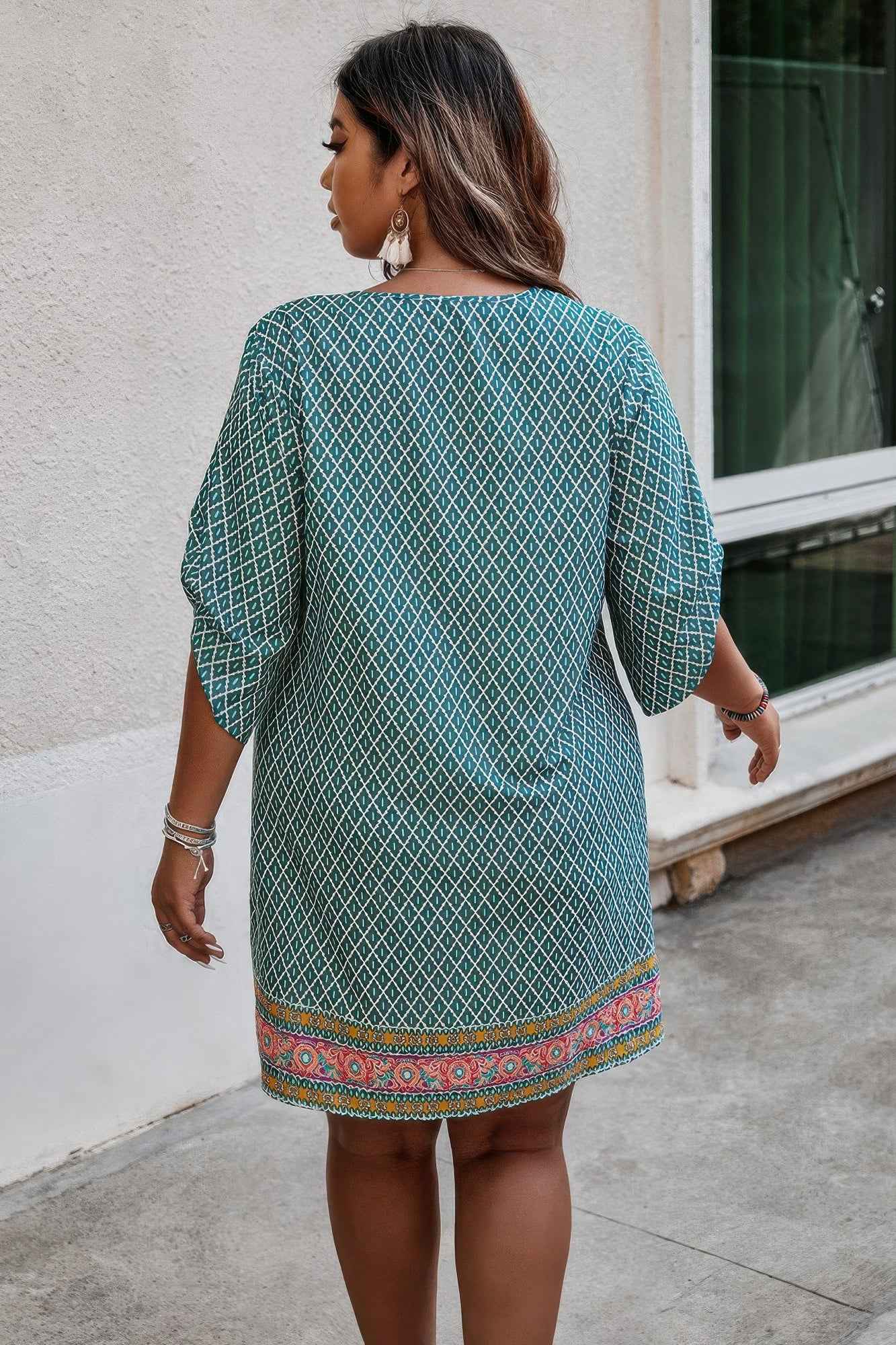 Plus Size V Neck Printed Loose Fit Midi Dress Plus Size V Neck Printed Loose Fit Midi Dress