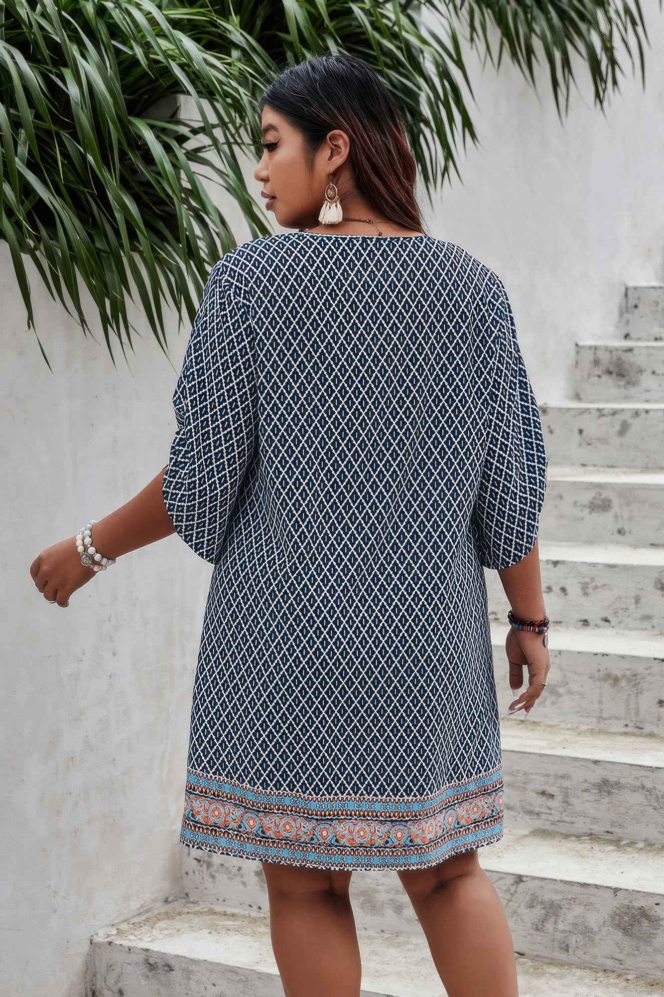 Plus Size V Neck Printed Loose Fit Midi Dress Plus Size V Neck Printed Loose Fit Midi Dress