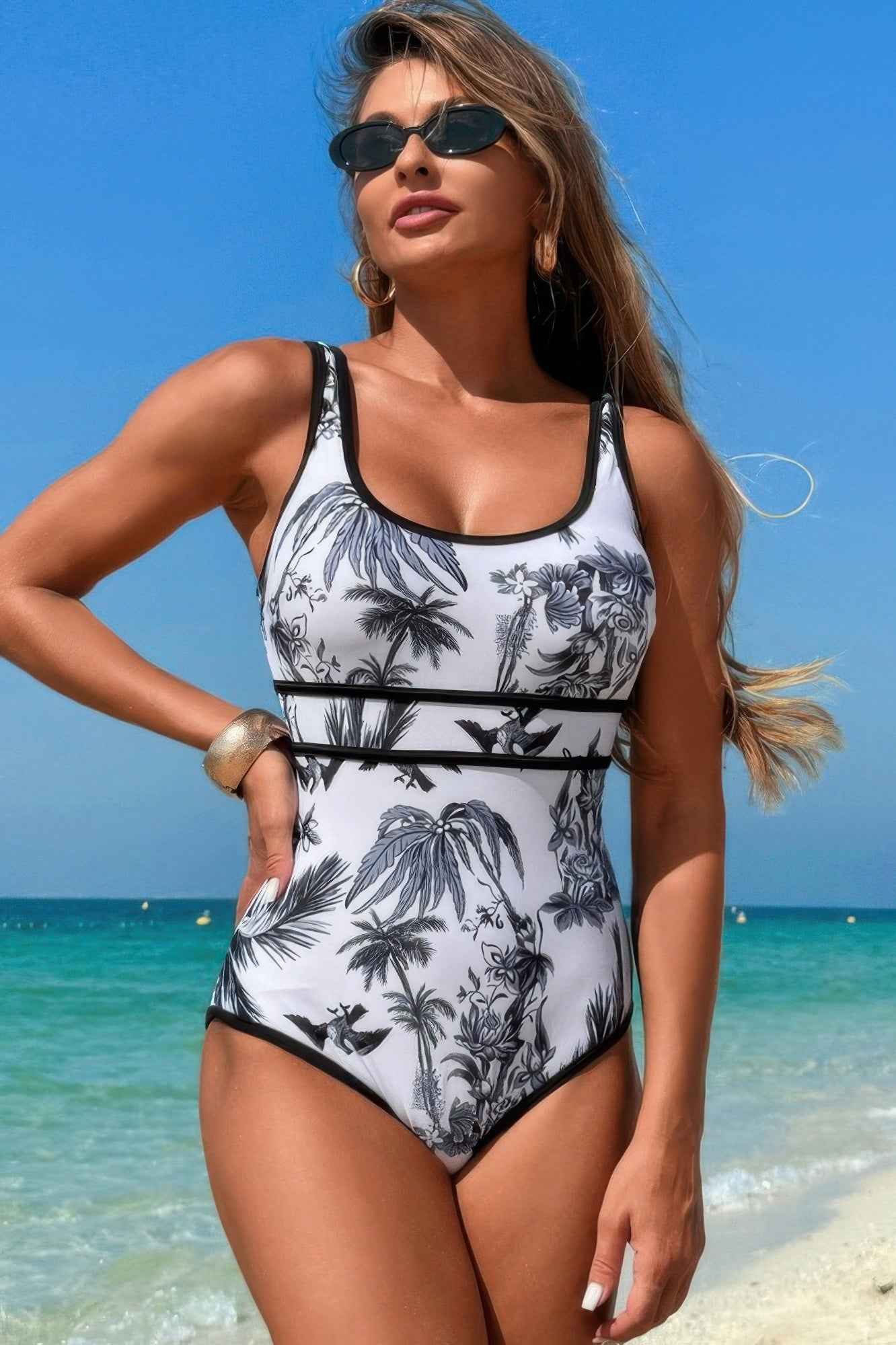 U Neck Contrast Trim Strip One Piece Swimsuit U Neck Contrast Trim Strip One Piece Swimsuit