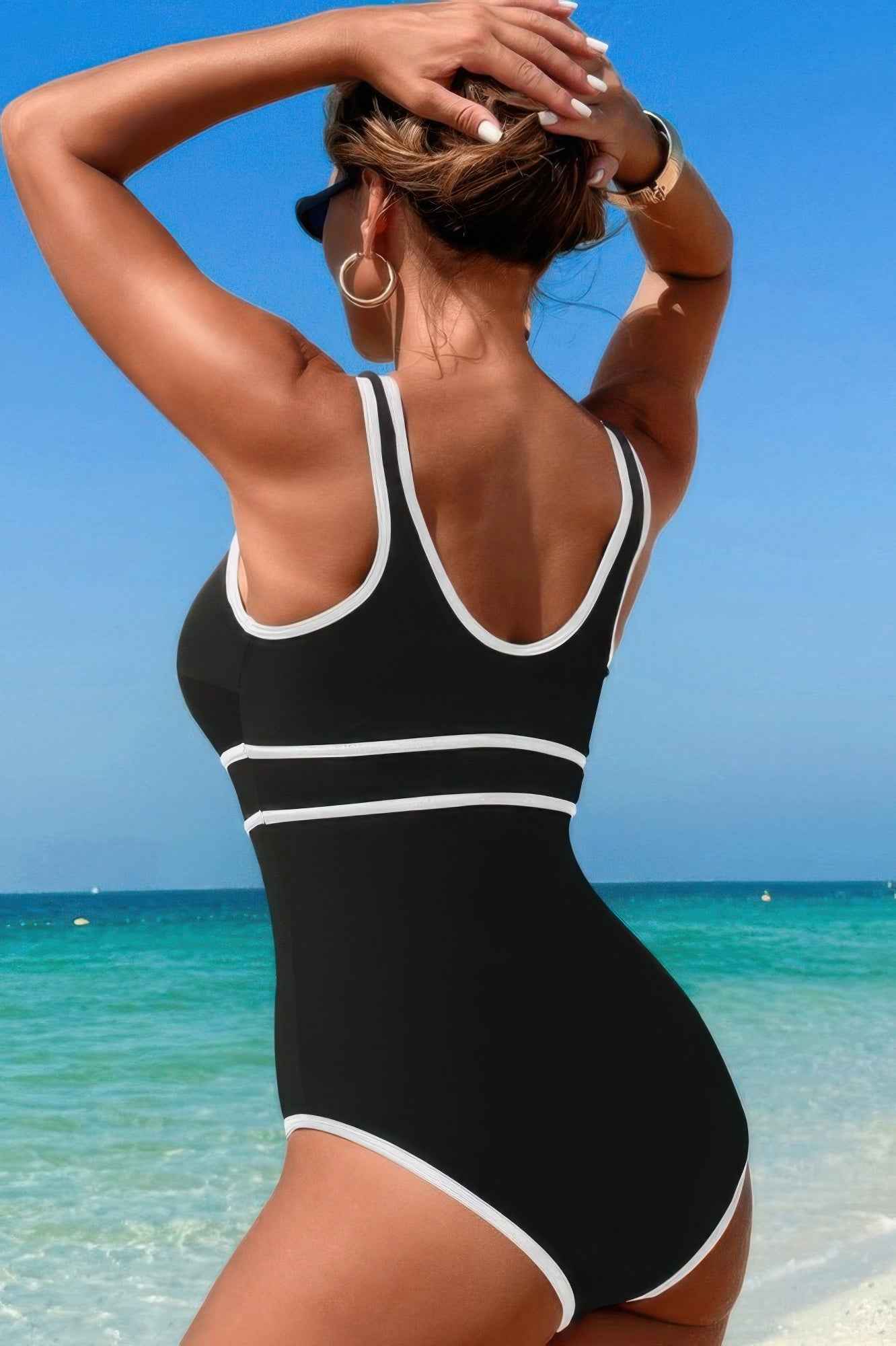U Neck Contrast Trim Strip One Piece Swimsuit U Neck Contrast Trim Strip One Piece Swimsuit