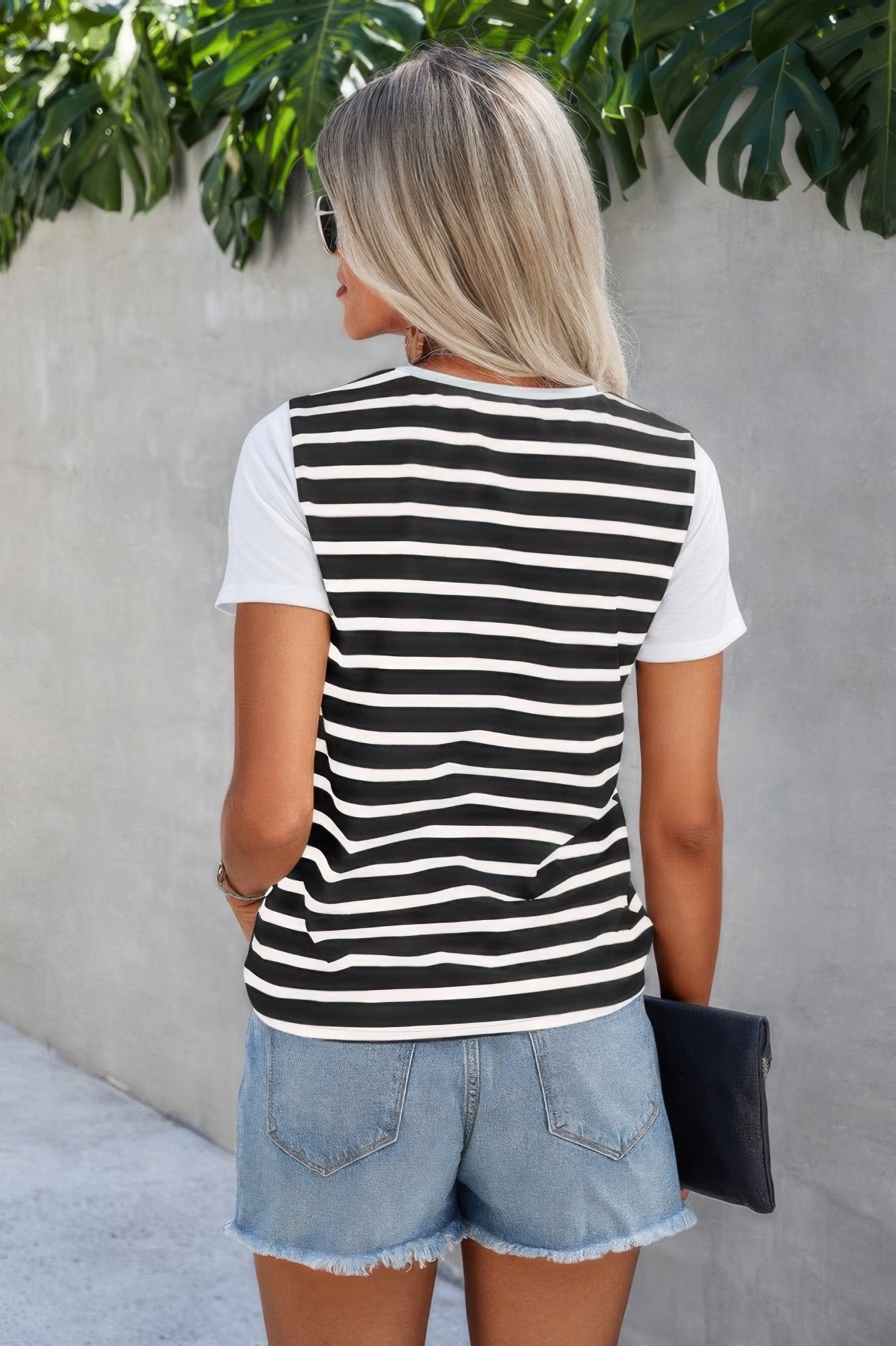 Strip Round Neck Loose Fit Button Tee product image