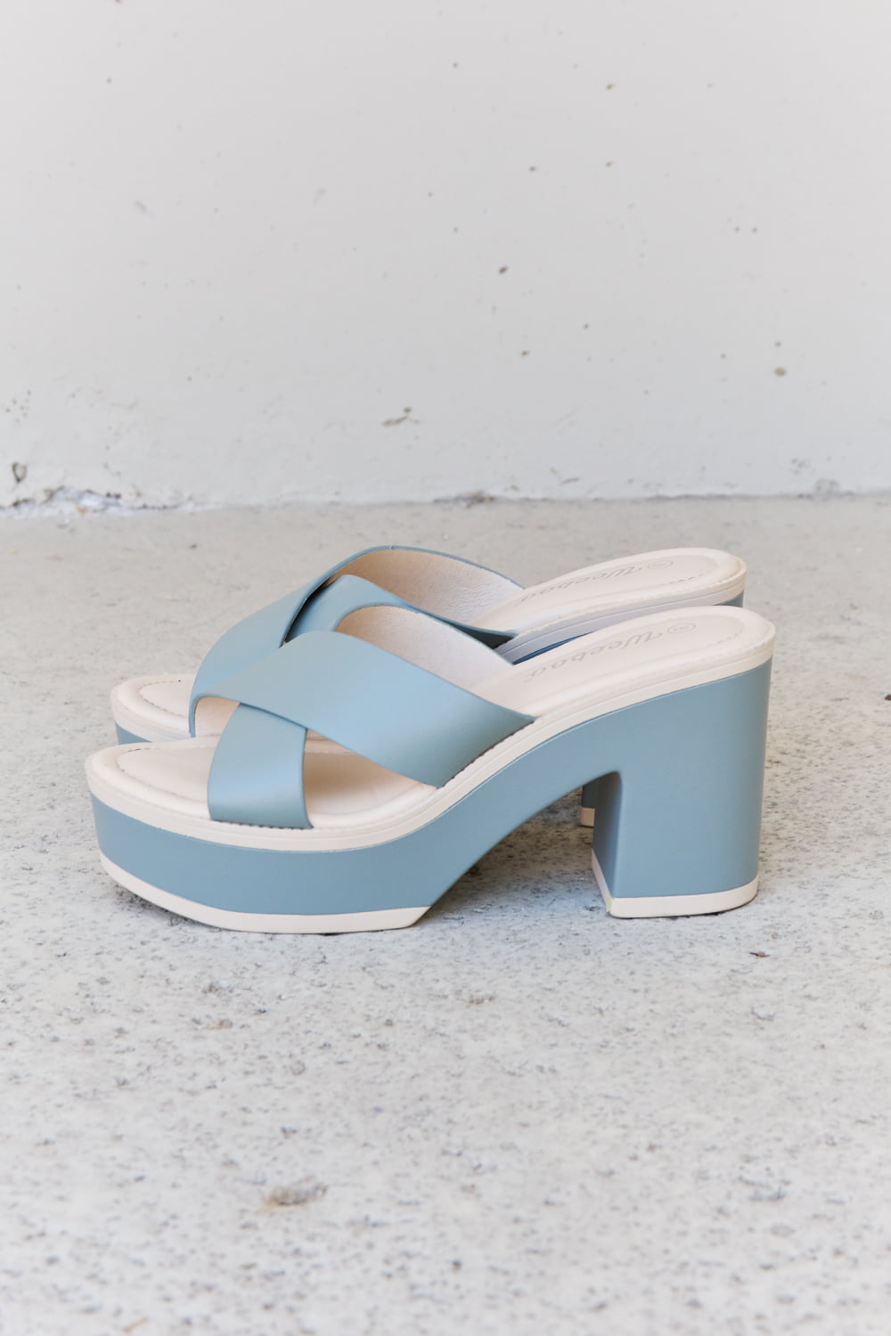 Weeboo Cherish The Moments Contrast Platform Sandals in Misty Blue Weeboo Cherish The Moments Contrast Platform Sandals in Misty Blue - TopFashionHQ