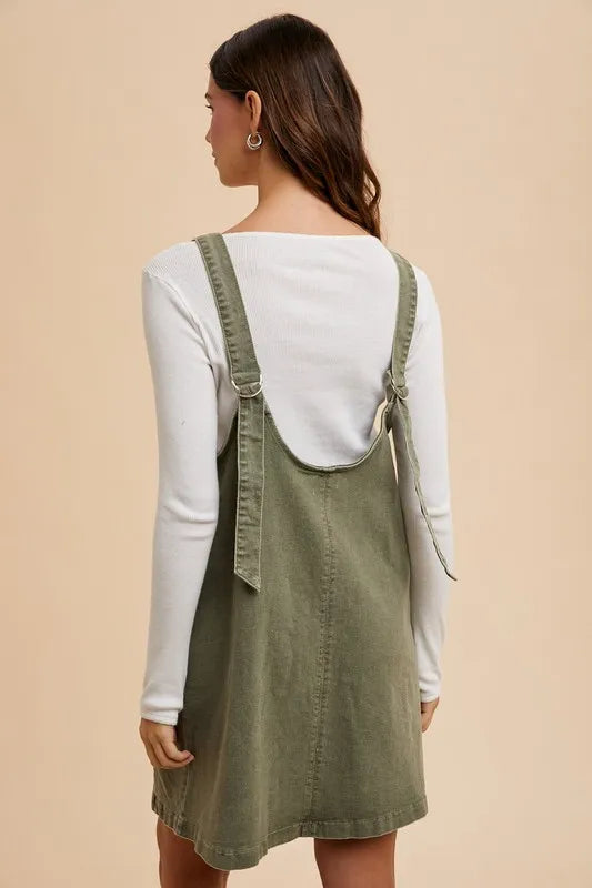 Annie Wear V-Neck Adjustable Strap Denim Overall Dress with Pockets a223453c-a2c9-49d7-8a5f-e26a9f788483-Max