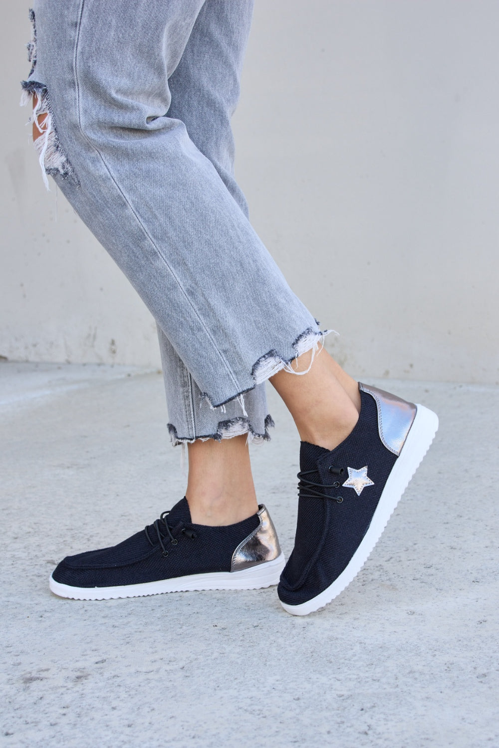 Forever Link Star Lace-Up Flat Sneakers Forever Link Star Lace-Up Flat Sneakers - TopFashionHQ