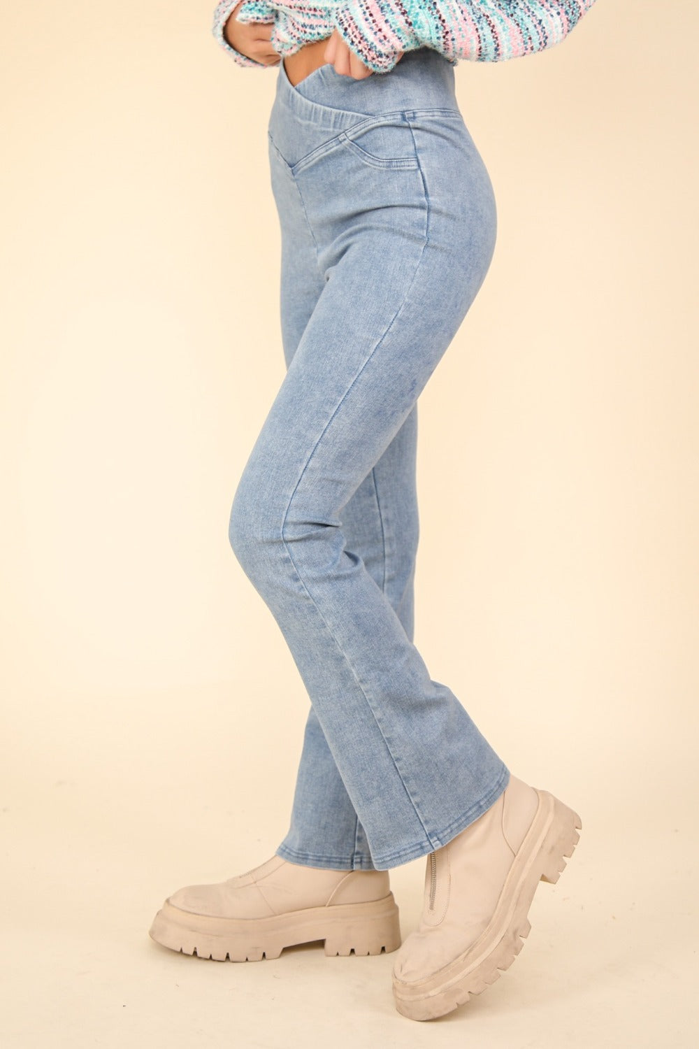 VERY J Washed Denim Stretchy Crossover Waist Leggings VERY J Washed Denim Stretchy Crossover Waist Leggings - TopFashionHQ