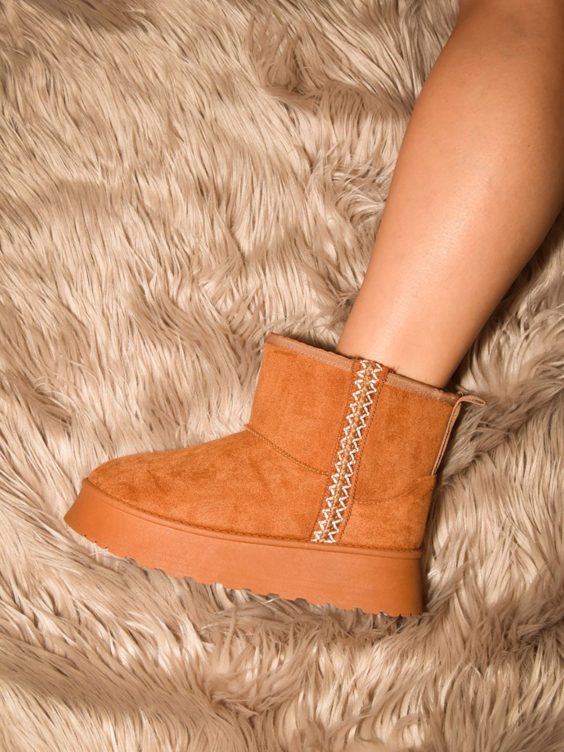 WILD DIVA Round Toe Platform Boots WILD DIVA Round Toe Platform Boots - TopFashionHQ
