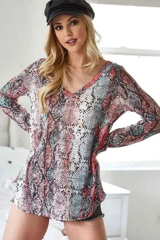 BiBi Snakeskin Print Low Gauge Hacci V Neck Top BiBi Snakeskin Print Low Gauge Hacci V Neck Top