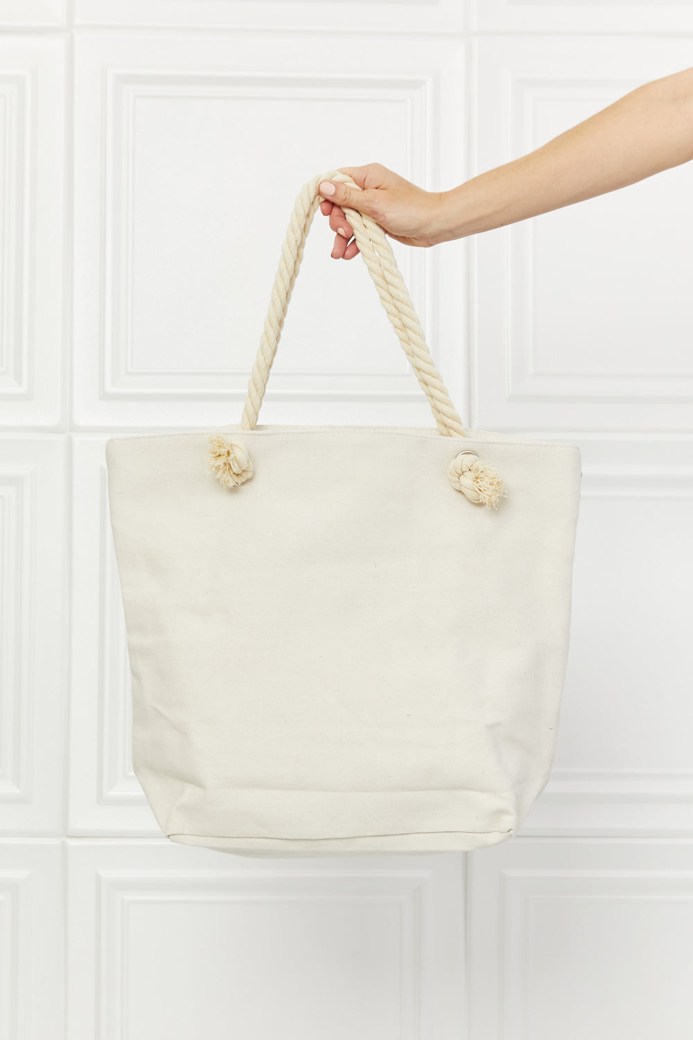 Justin Taylor Picnic Date Tassel Tote Bag Justin Taylor Picnic Date Tassel Tote Bag - TopFashionHQ