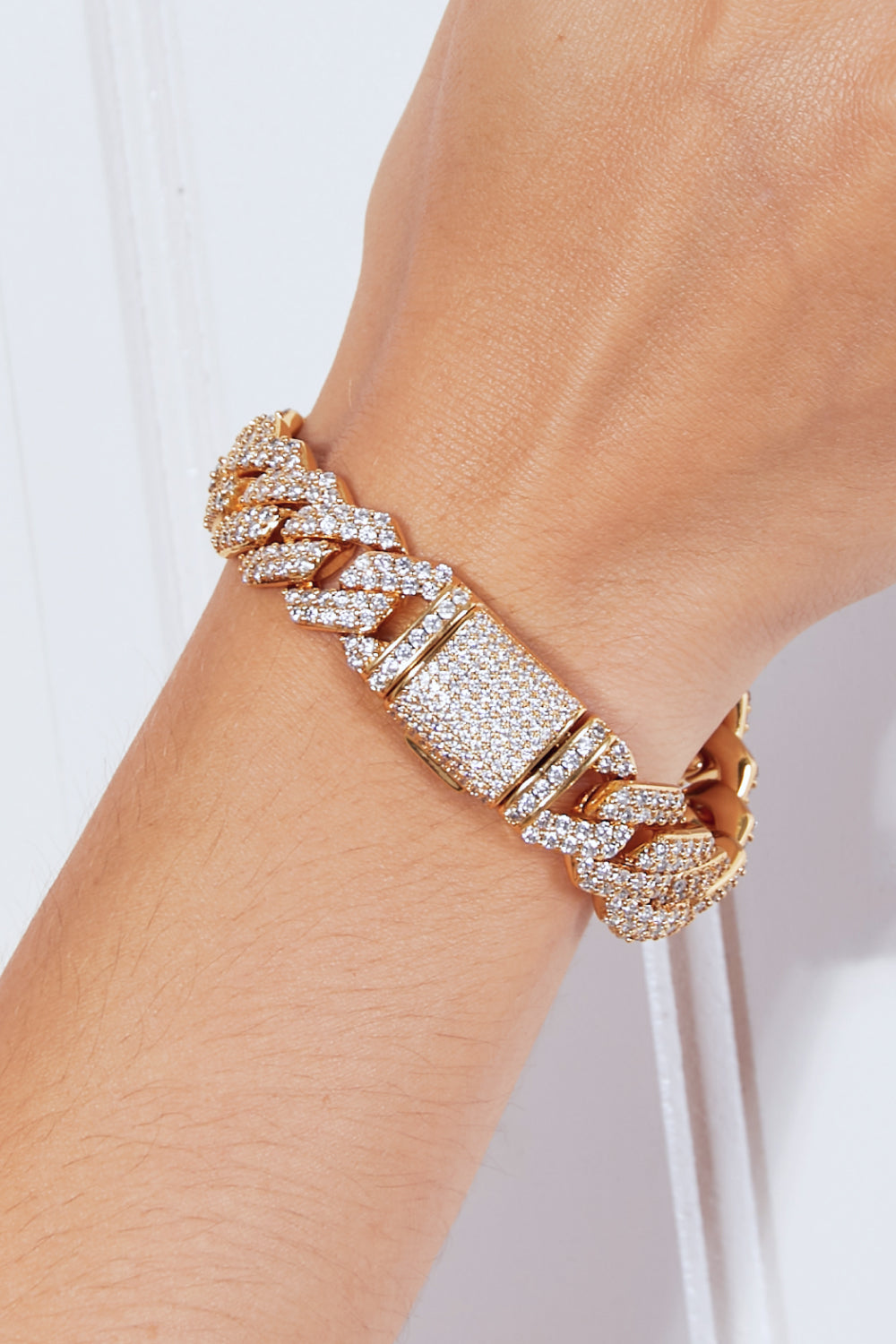 Alloy Inlaid Zircon Bracelet Alloy Inlaid Zircon Bracelet