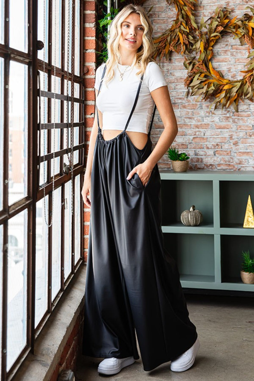 First Love Drawstring Back Spaghetti Strap Wide Leg Overall First Love Drawstring Back Spaghetti Strap Wide Leg Overall - TopFashionHQ