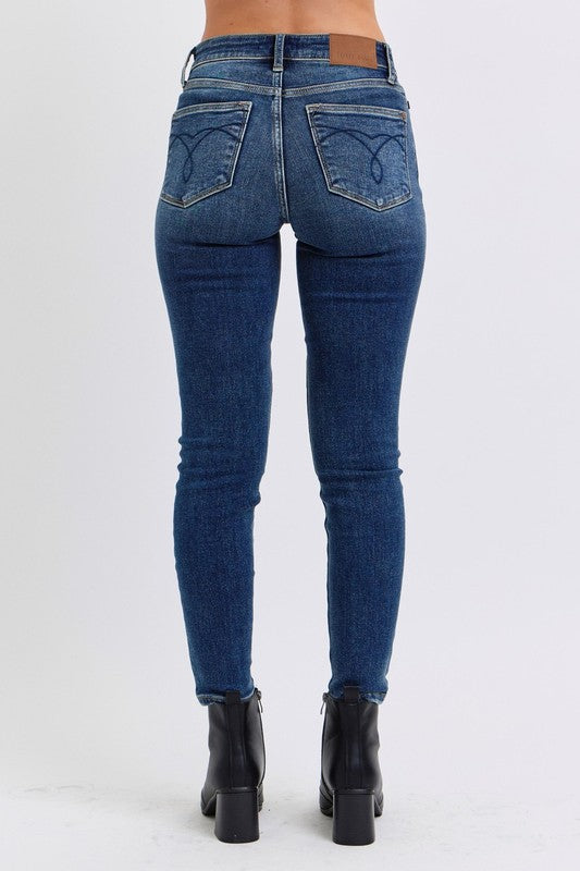 Judy Blue Full Size Mid-Rise Waist Skinny Jeans with Pockets Judy Blue Full Size Mid-Rise Waist Skinny Jeans with Pockets - TopFashionHQ