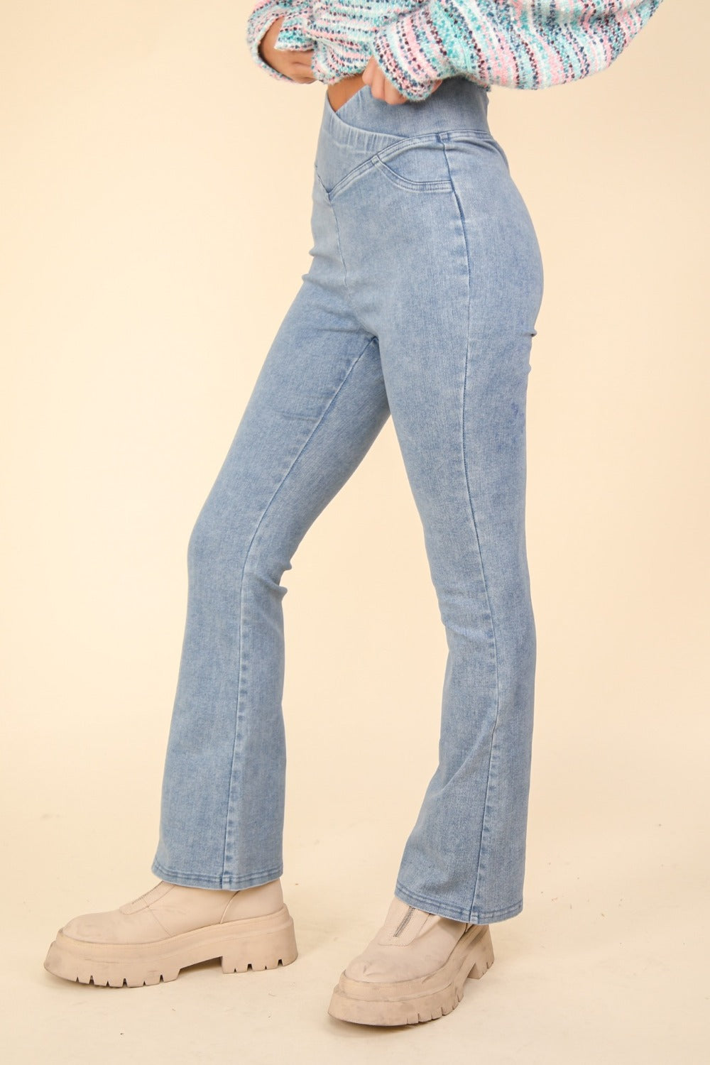 VERY J Washed Denim Stretchy Crossover Waist Leggings VERY J Washed Denim Stretchy Crossover Waist Leggings - TopFashionHQ