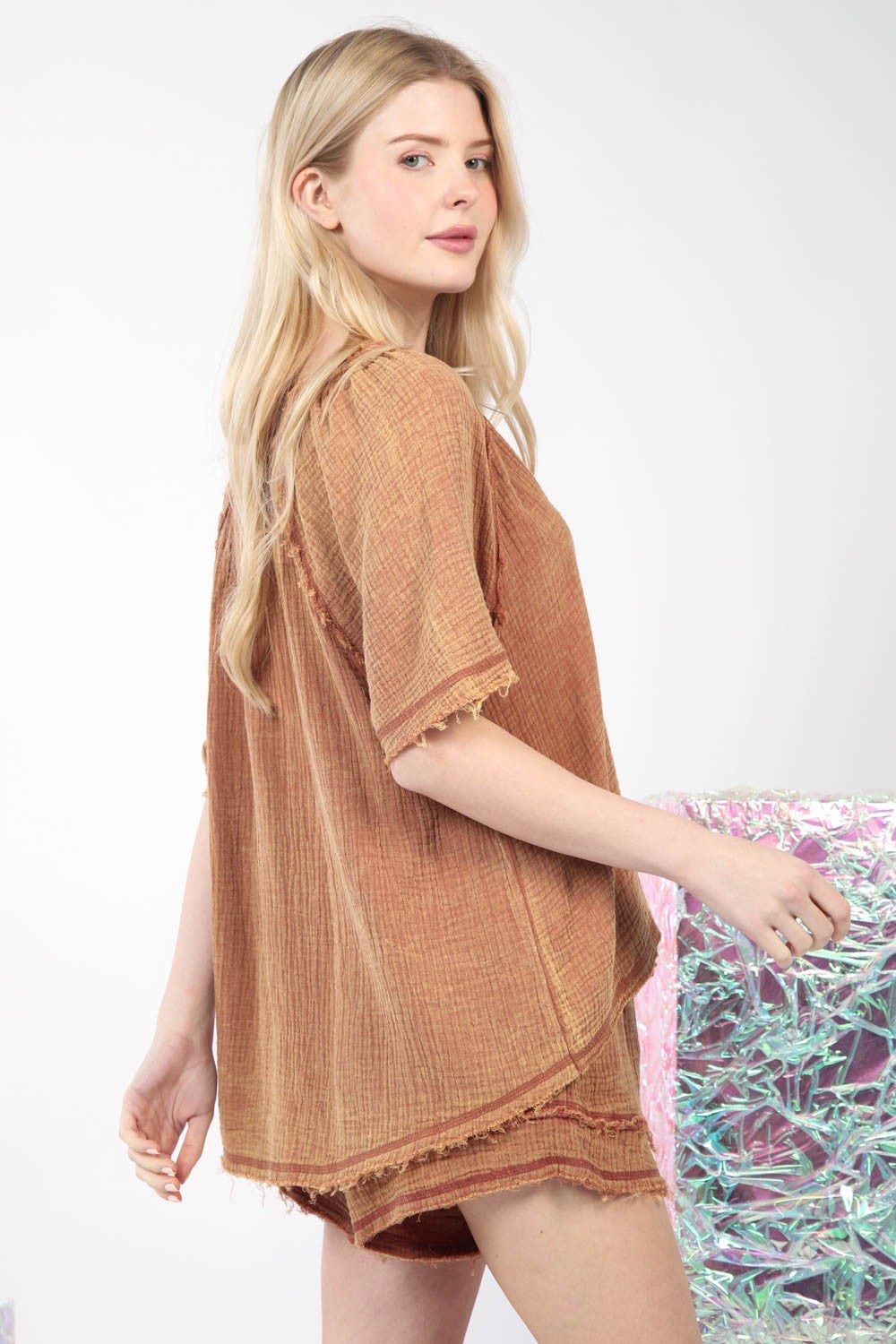 VERY J Washed Cotton Crinkle Gauze Top and Shorts Set VERY J Washed Cotton Crinkle Gauze Top and Shorts Set - TopFashionHQ