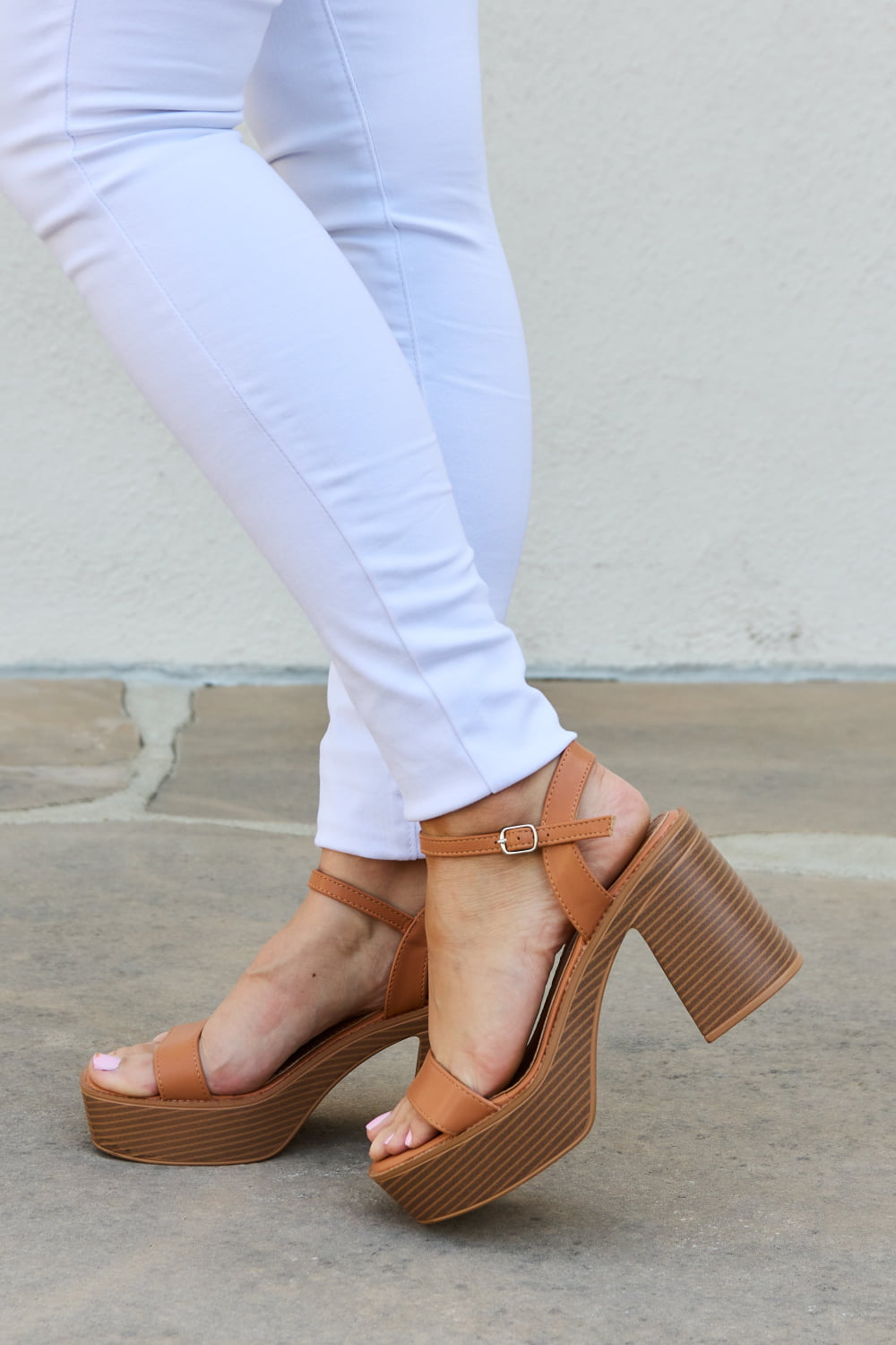 Weeboo Feel It Platform Heel Sandals Weeboo Feel It Platform Heel Sandals - TopFashionHQ